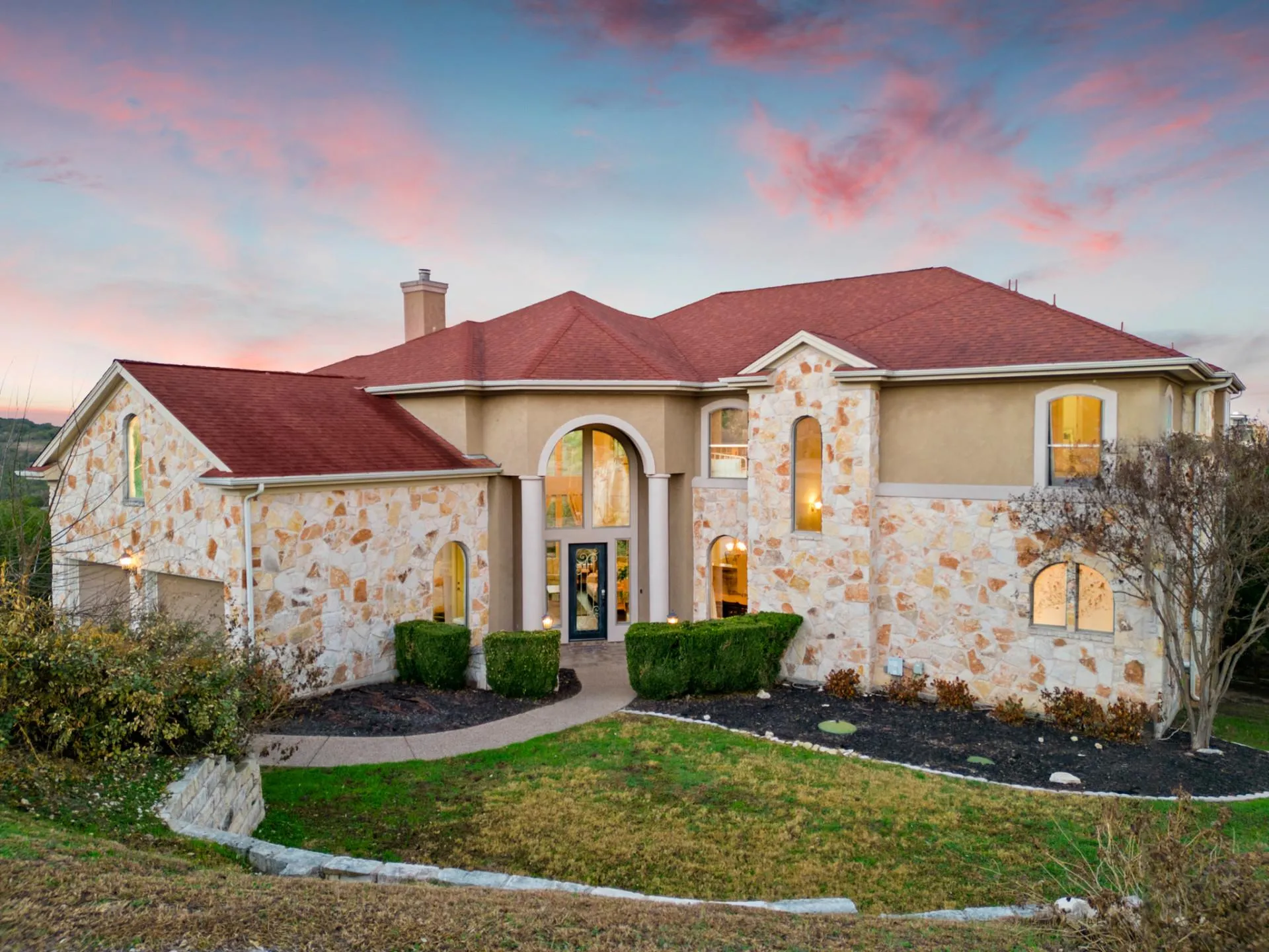 Photo of 5001 MC INTYRE CIR, Austin, TX, 78734