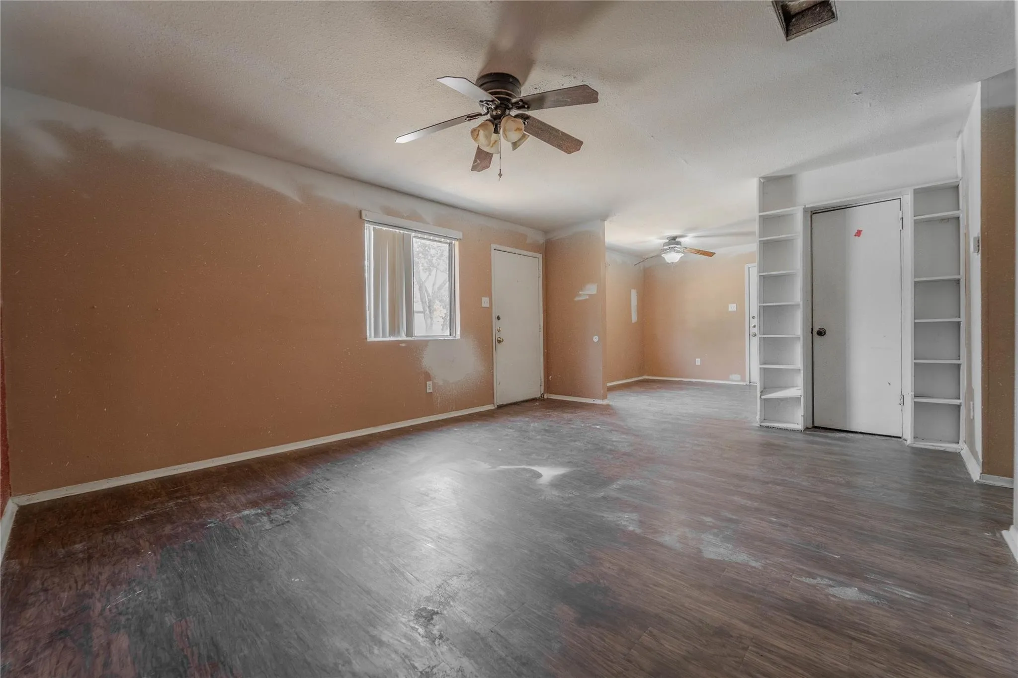 Photo 3 of 1803 ABERDEEN DR