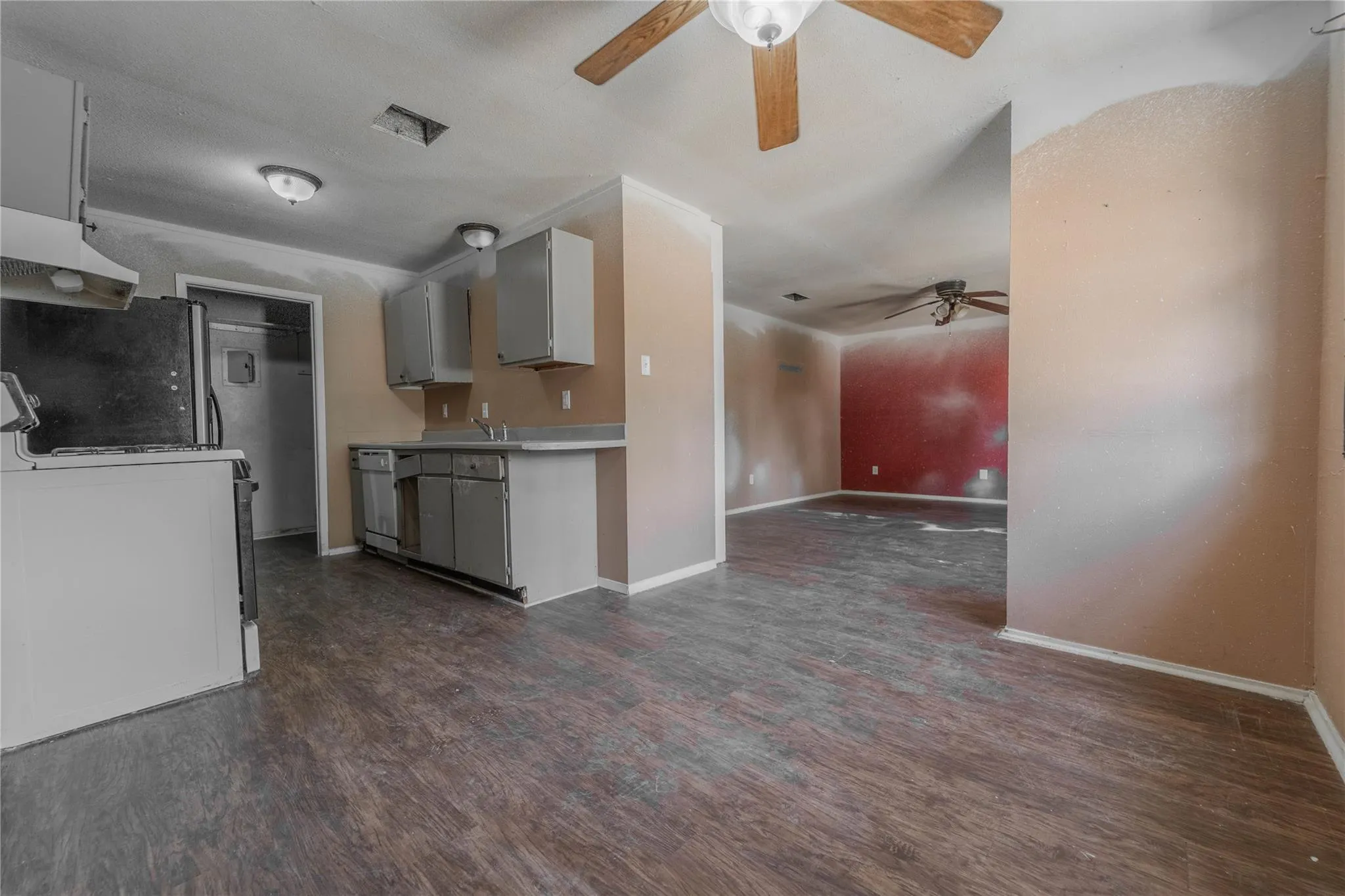 Photo 5 of 1803 ABERDEEN DR