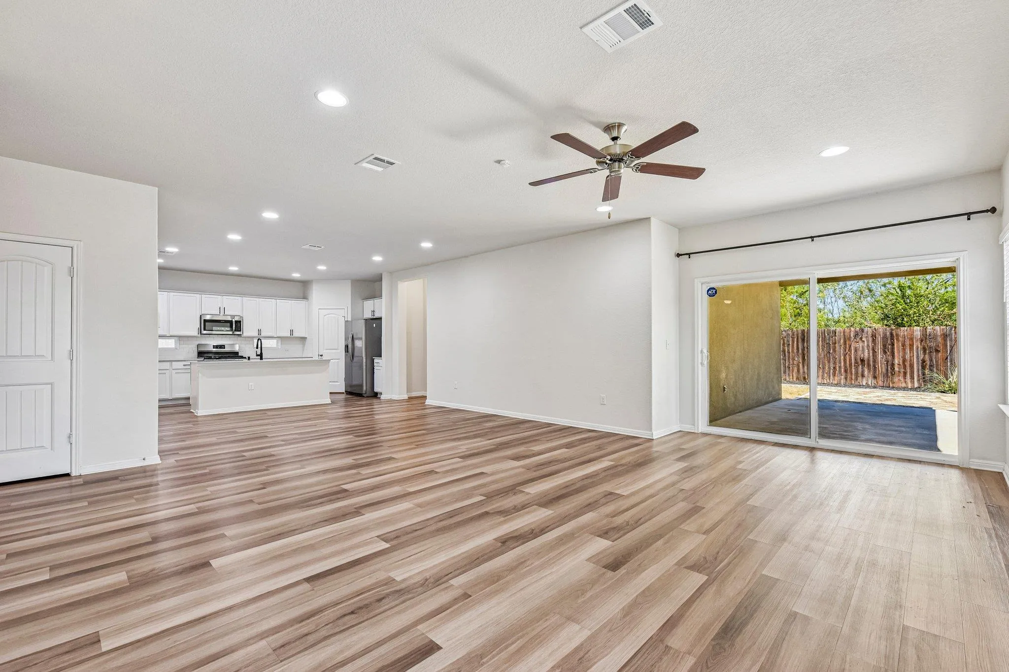 Photo 4 of 4413 LOBO LANDING LN