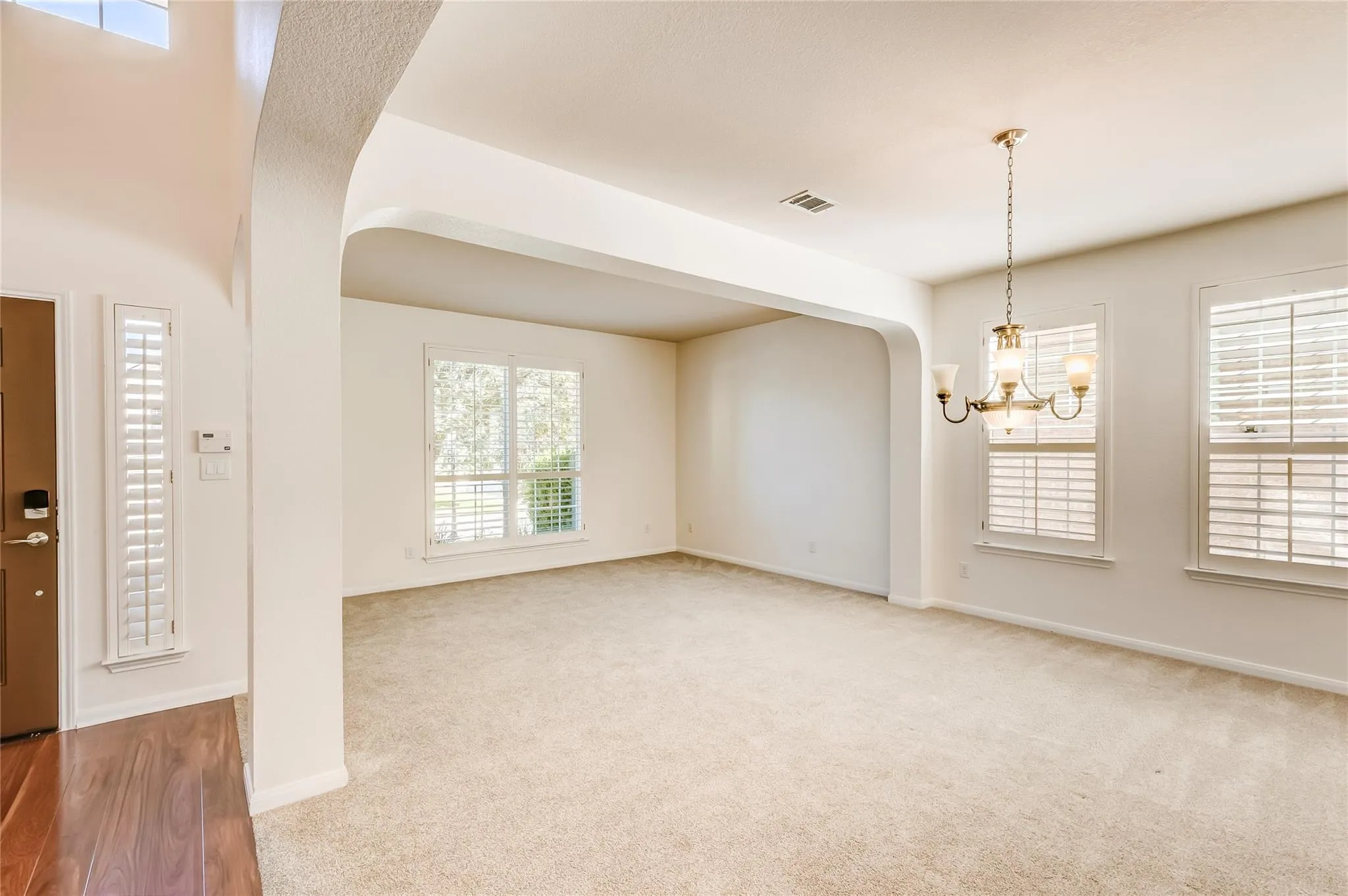 Photo 5 of 15617 PUMPKIN RIDGE DR