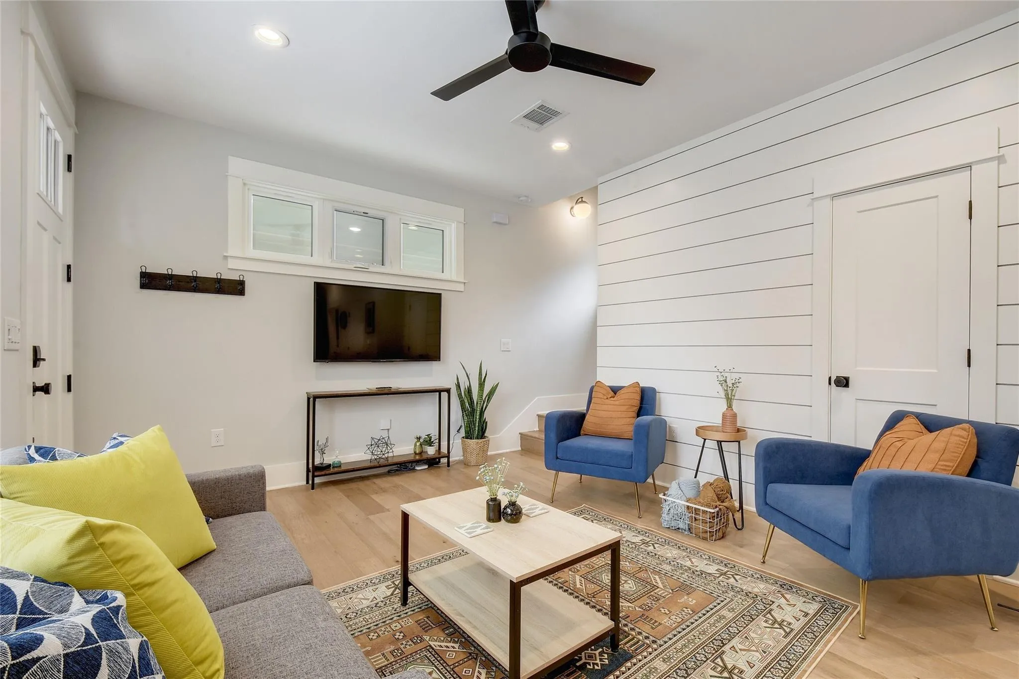 Photo 5 of 1909 WILLOW ST #2