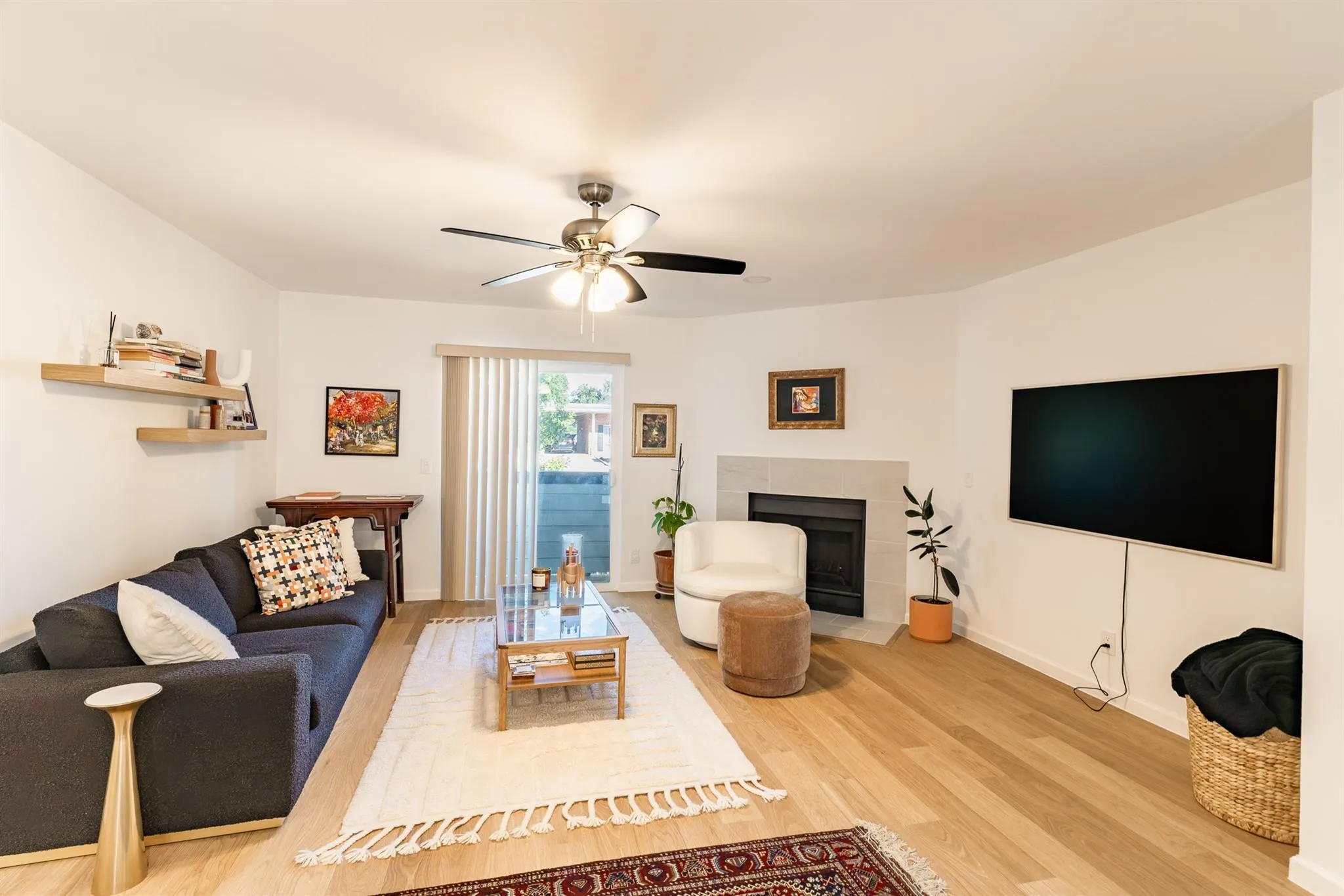 Photo 5 of 903 ROMERIA DR #203
