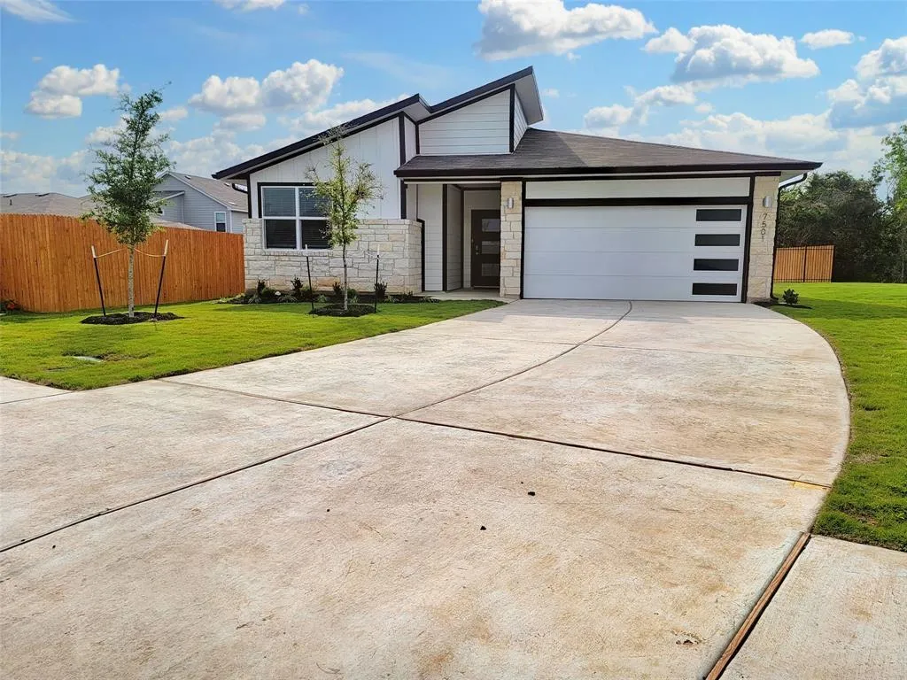Photo of 7501 WHEATGRASS PATH, Austin, 78724