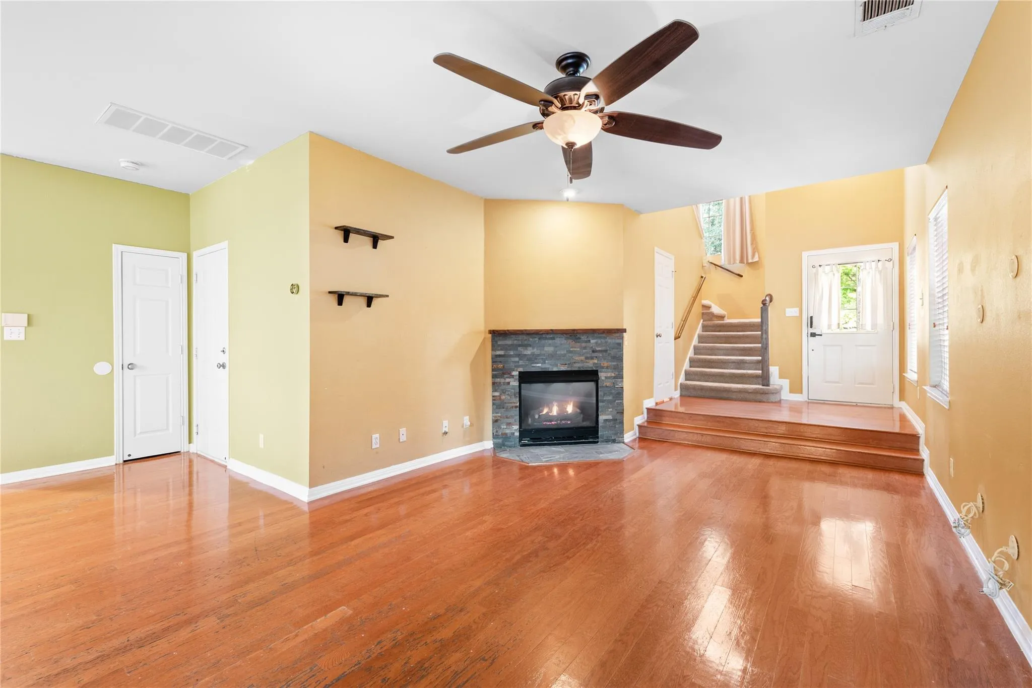 Photo 3 of 1011 BRODIE ST #6