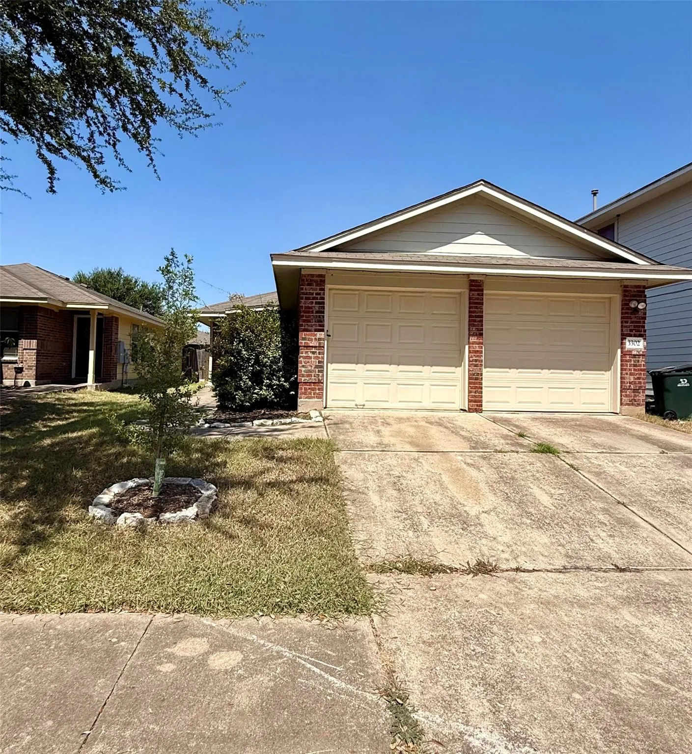 Photo 2 of 3302 ETHEREDGE DR