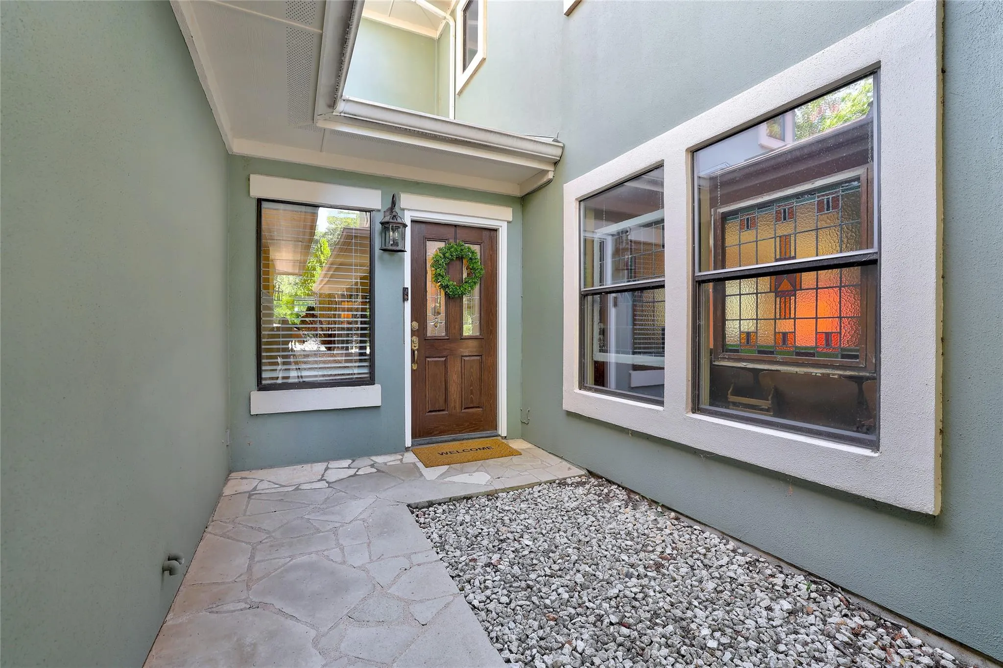 Photo 2 of 4704 MILBURN LN #A