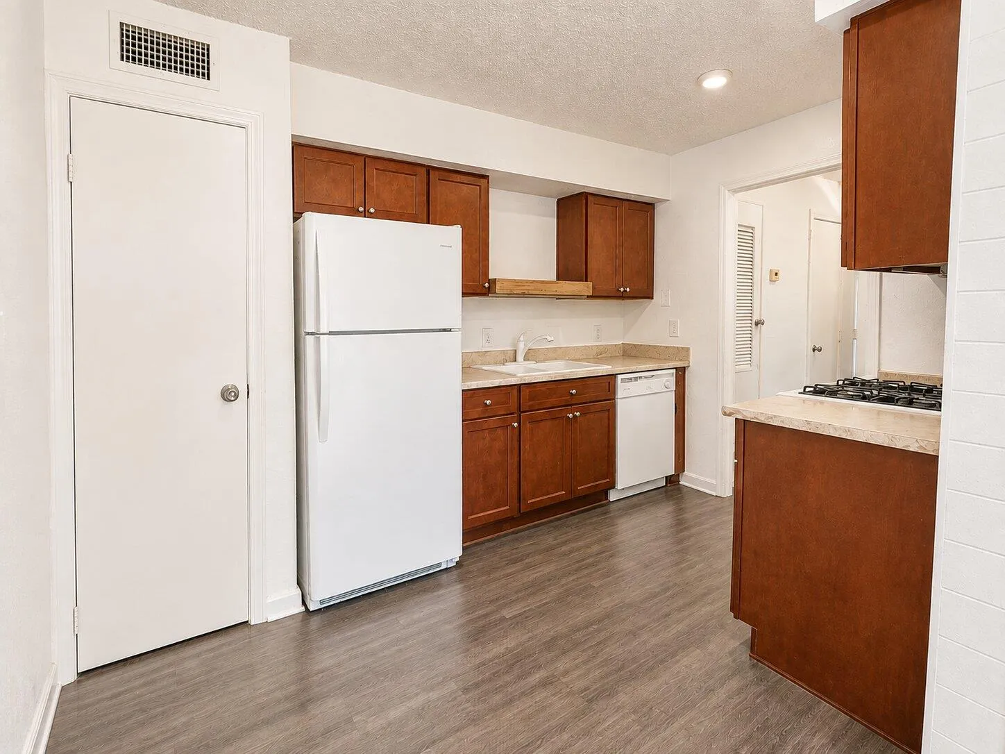 Photo 5 of 2301 MISSION HILL DR #101