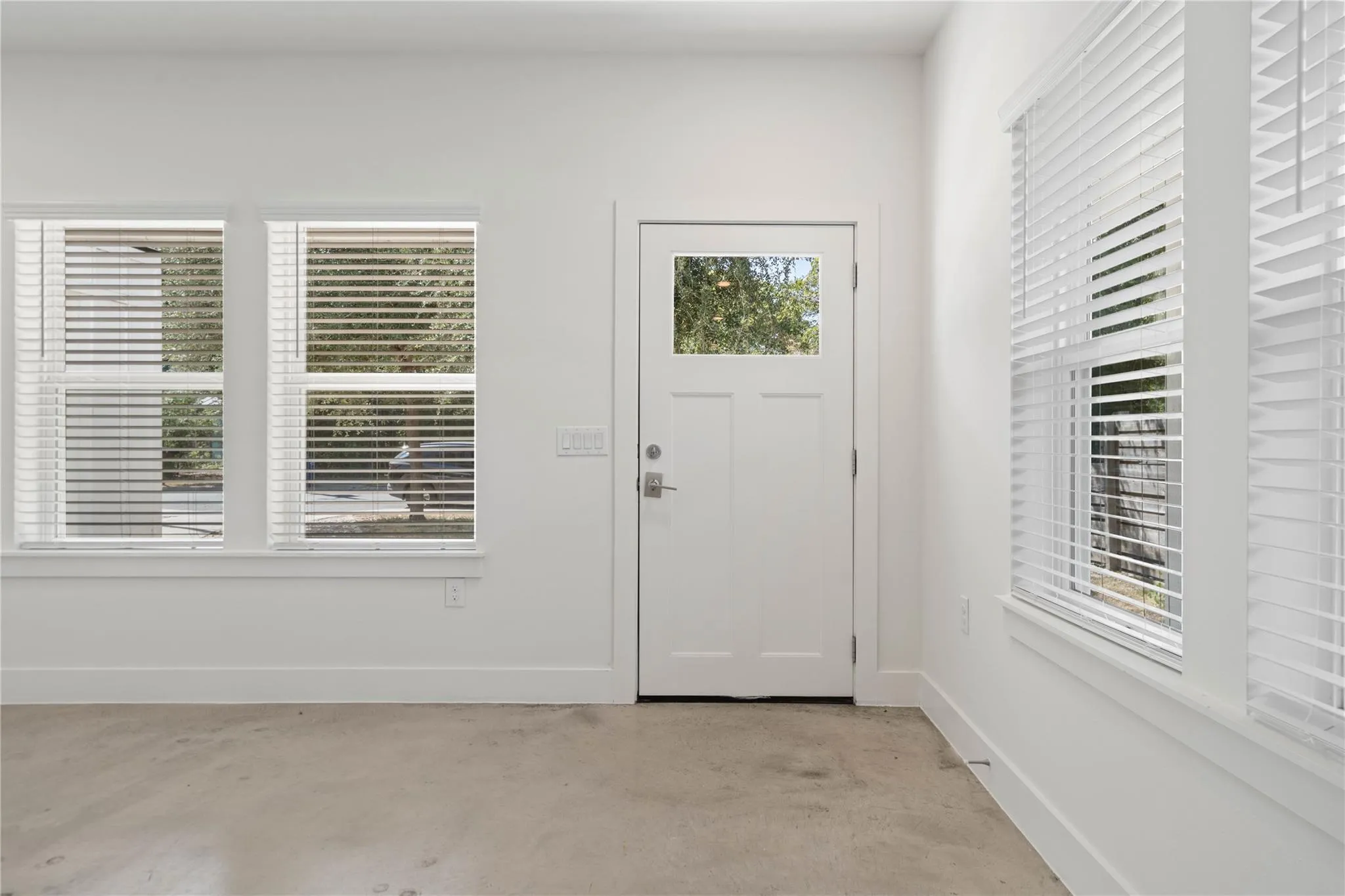 Photo 5 of 1121 WALTON LN #B