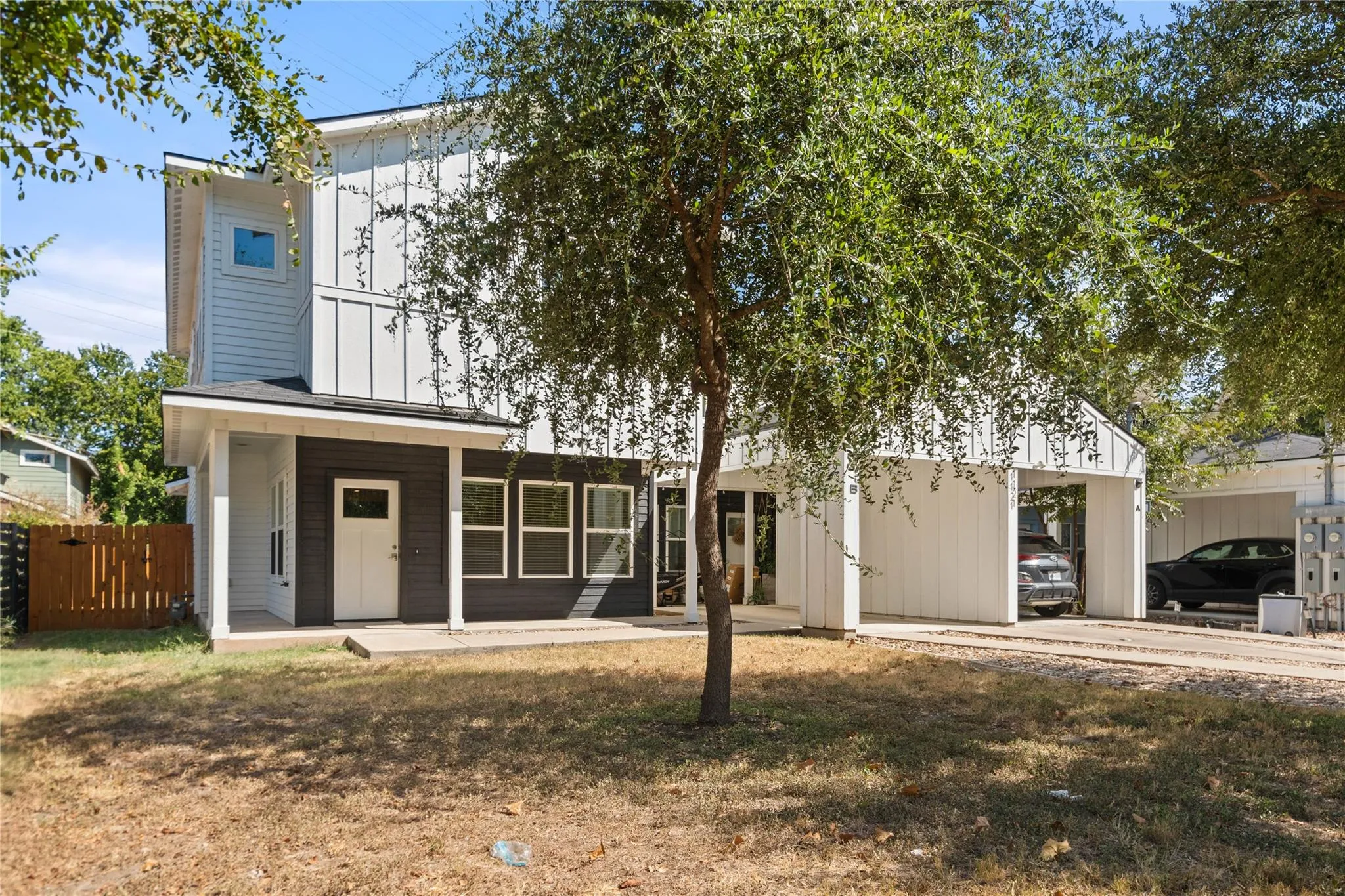 Photo of 1121 WALTON LN #B, Austin, TX, 78721