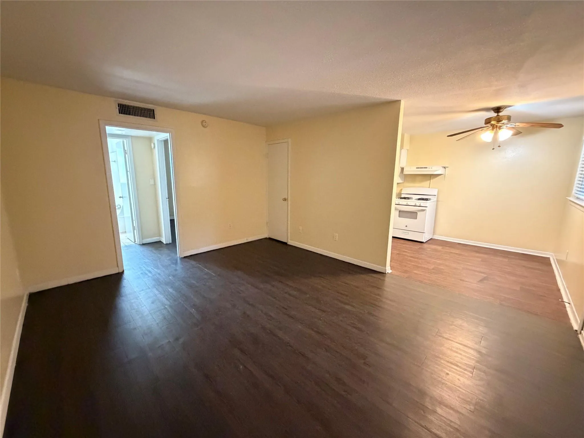 Photo 2 of 3106 DUVAL ST #205