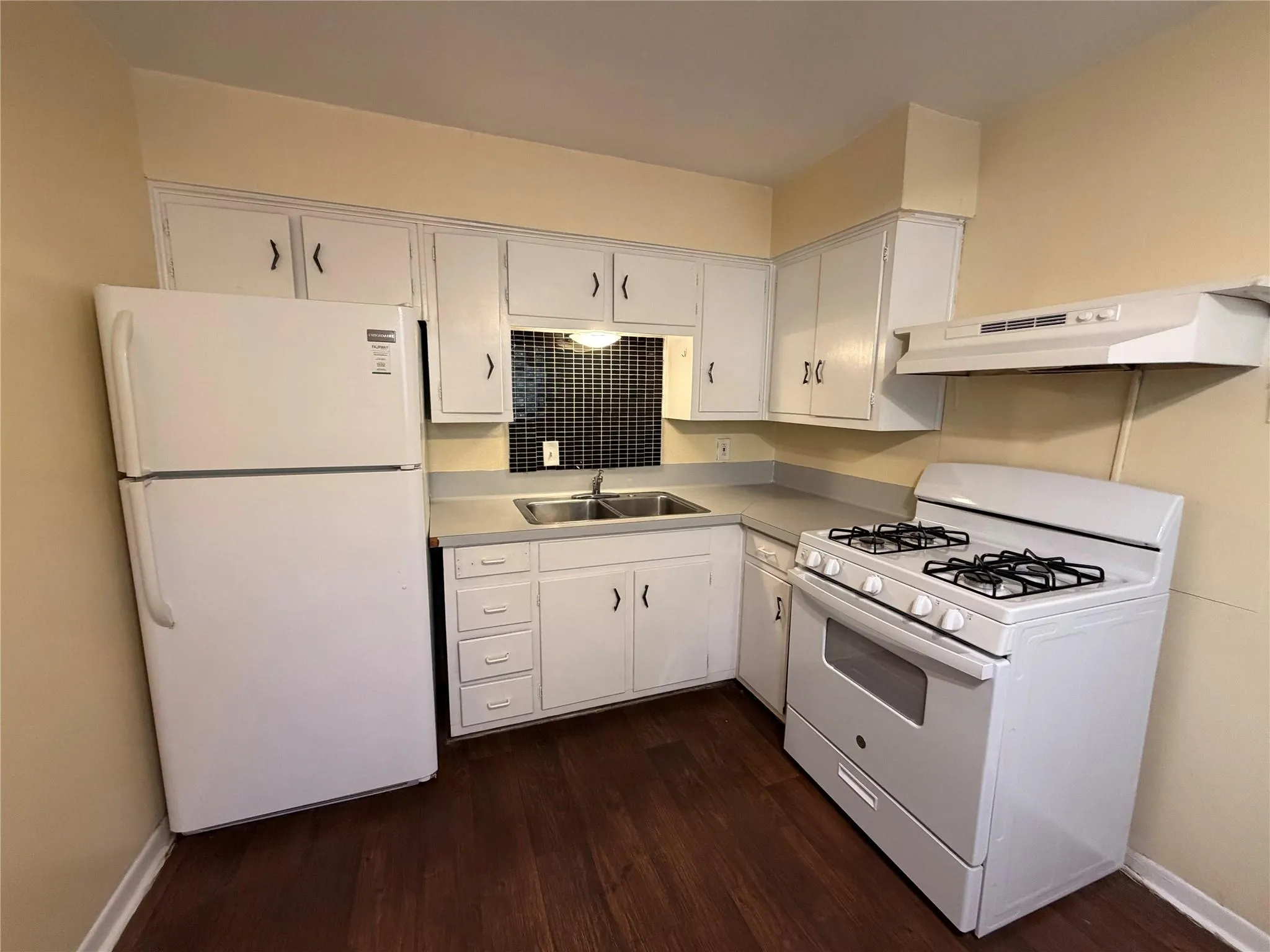 Photo 5 of 3106 DUVAL ST #205