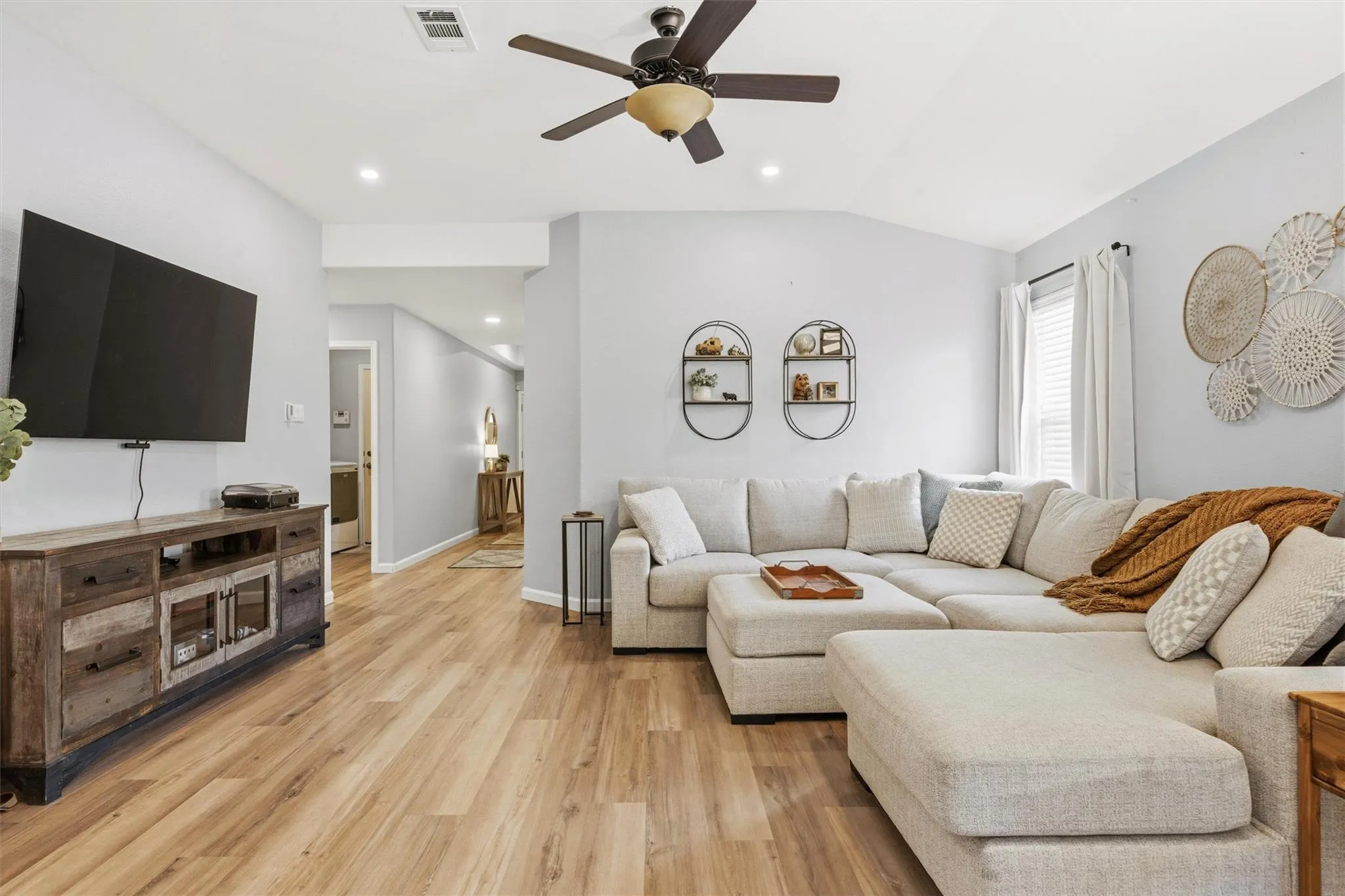 Photo of 2712 HEARTHSONG LOOP, Round Rock, TX, 78665