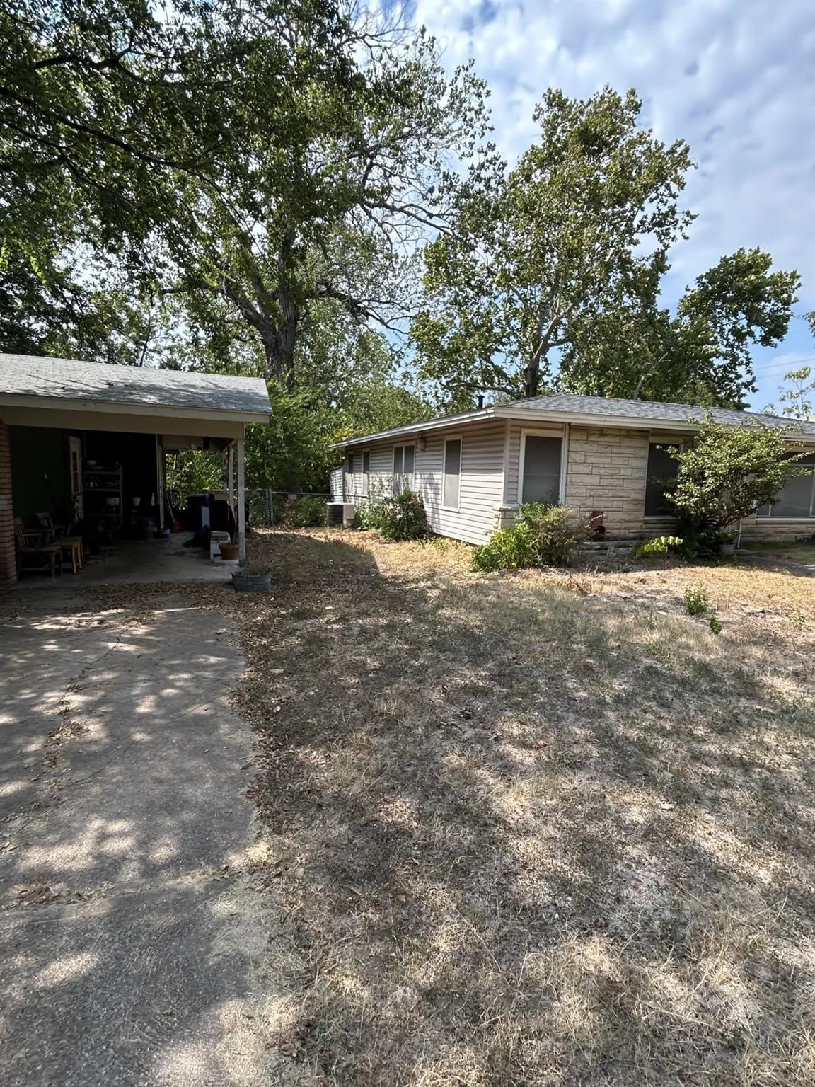 Photo 3 of 6004 DUNBURY DR