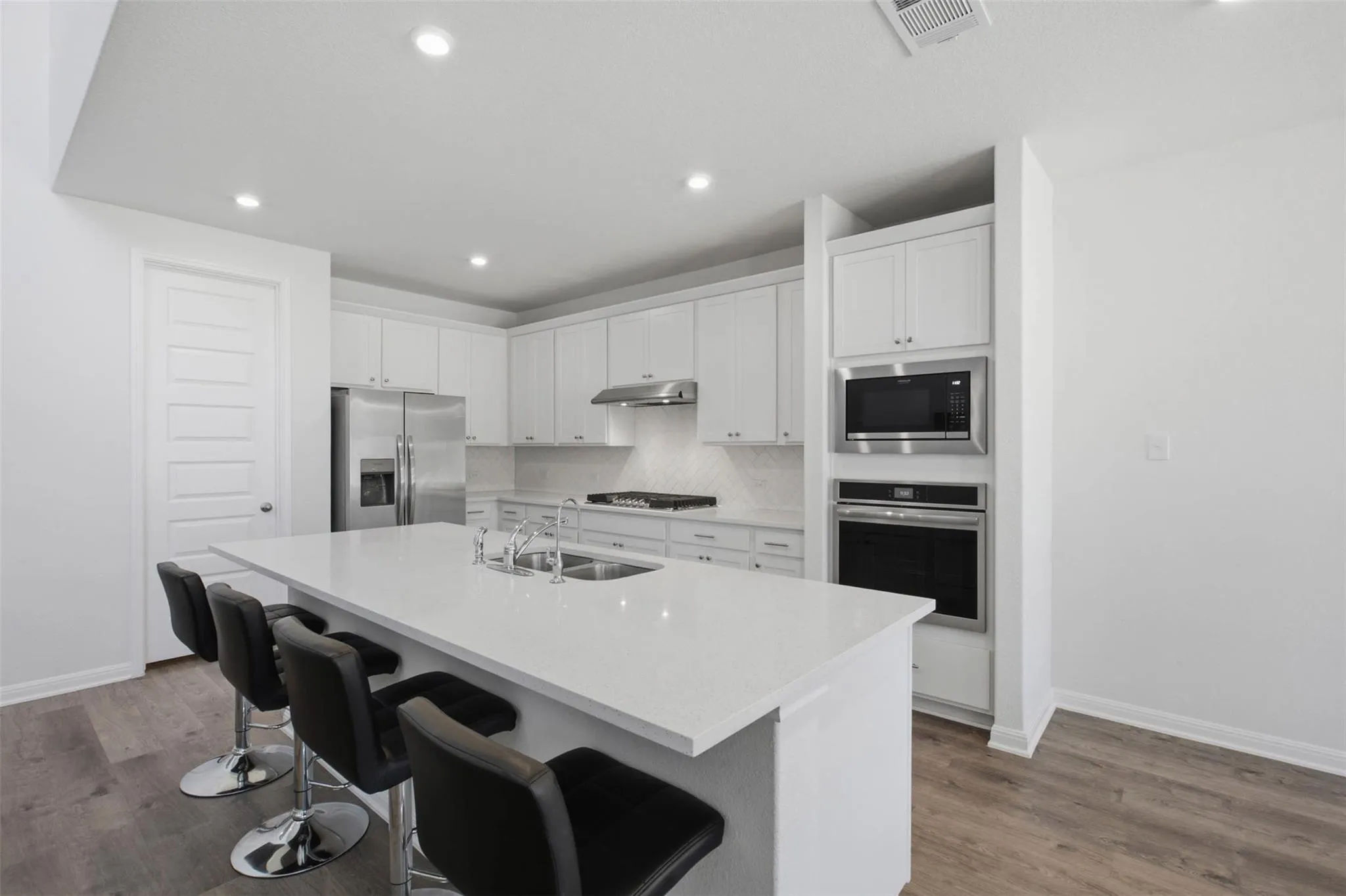 Photo 3 of 109 CHARRO CT