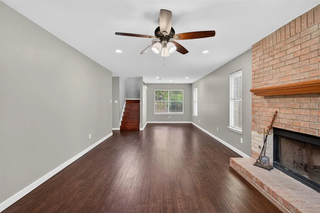 Photo 5 of 7601 WINDRUSH DR