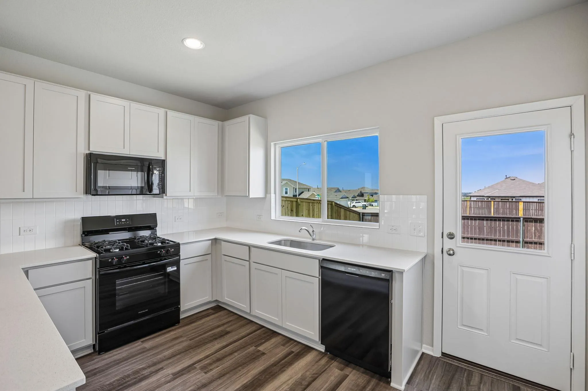 Photo 5 of 5600 SAN PIETRO DR