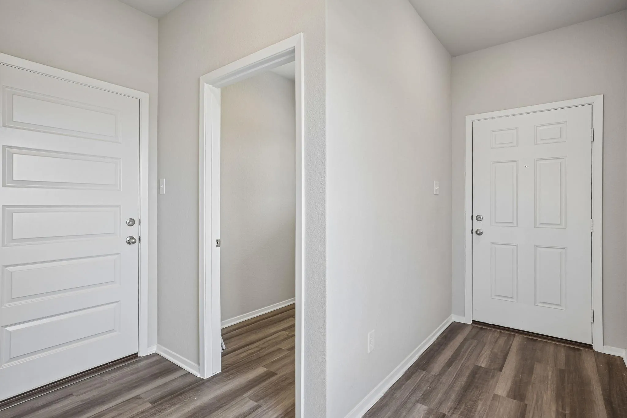 Photo 3 of 5600 SAN PIETRO DR