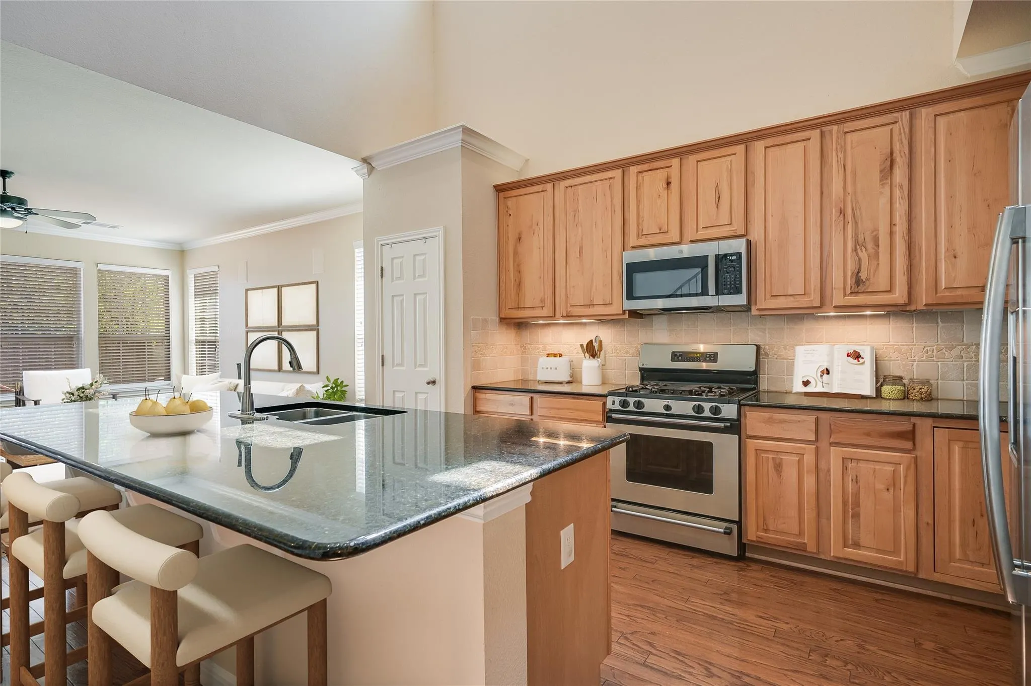 Photo 3 of 6715 WINDRIFT WAY #26