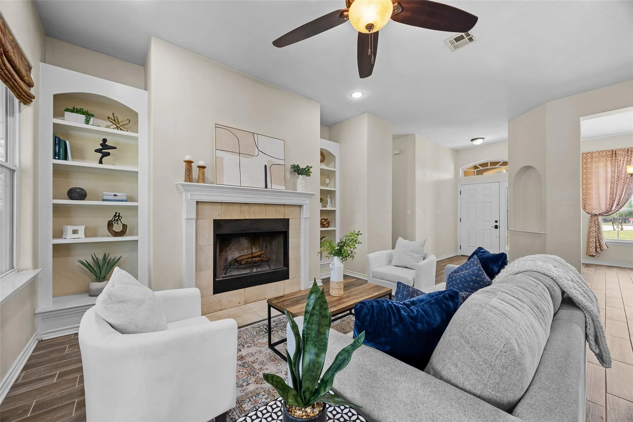 Photo 3 of 10409 LITTLE CREEK CIR