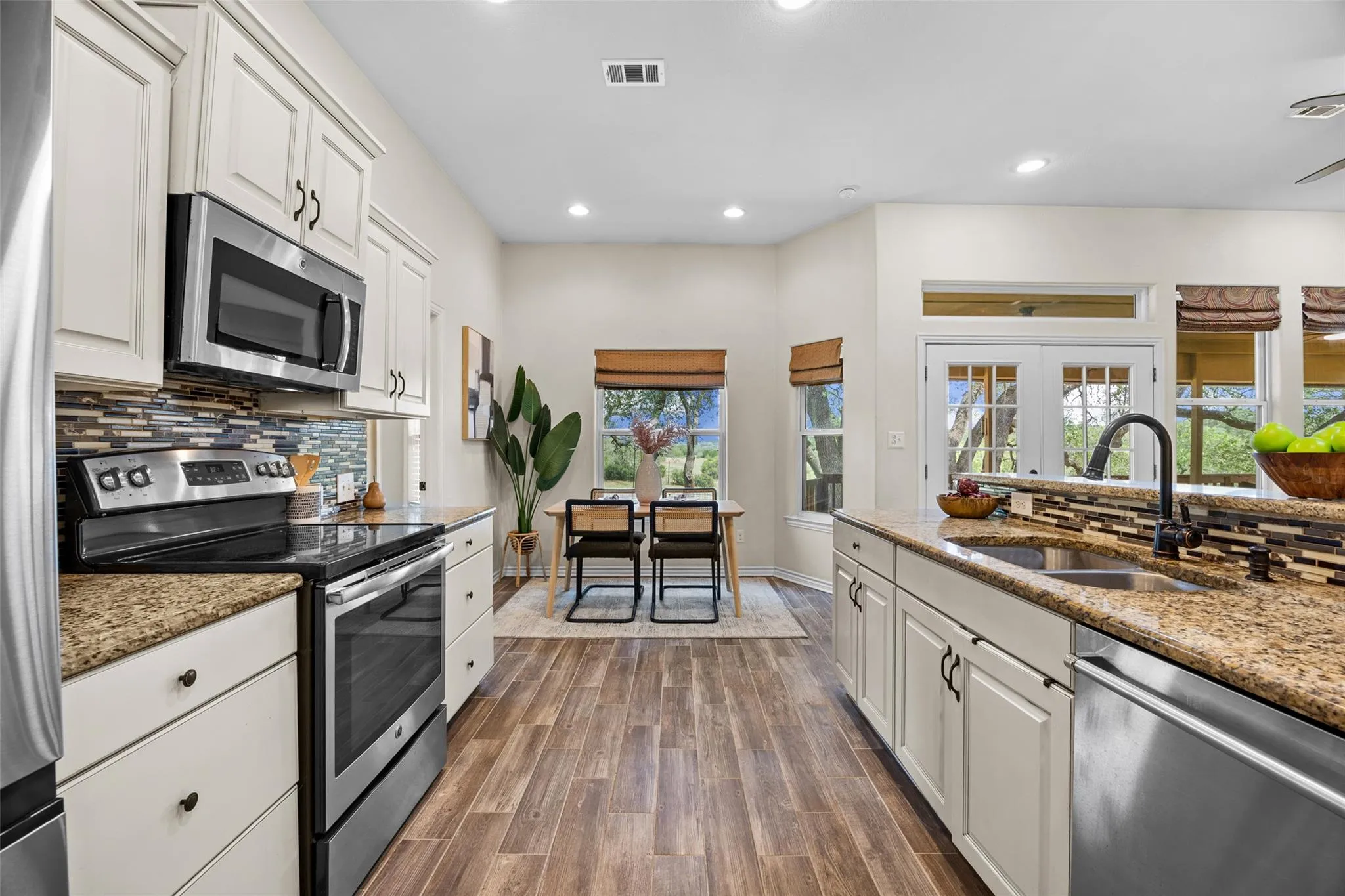 Photo 5 of 10409 LITTLE CREEK CIR
