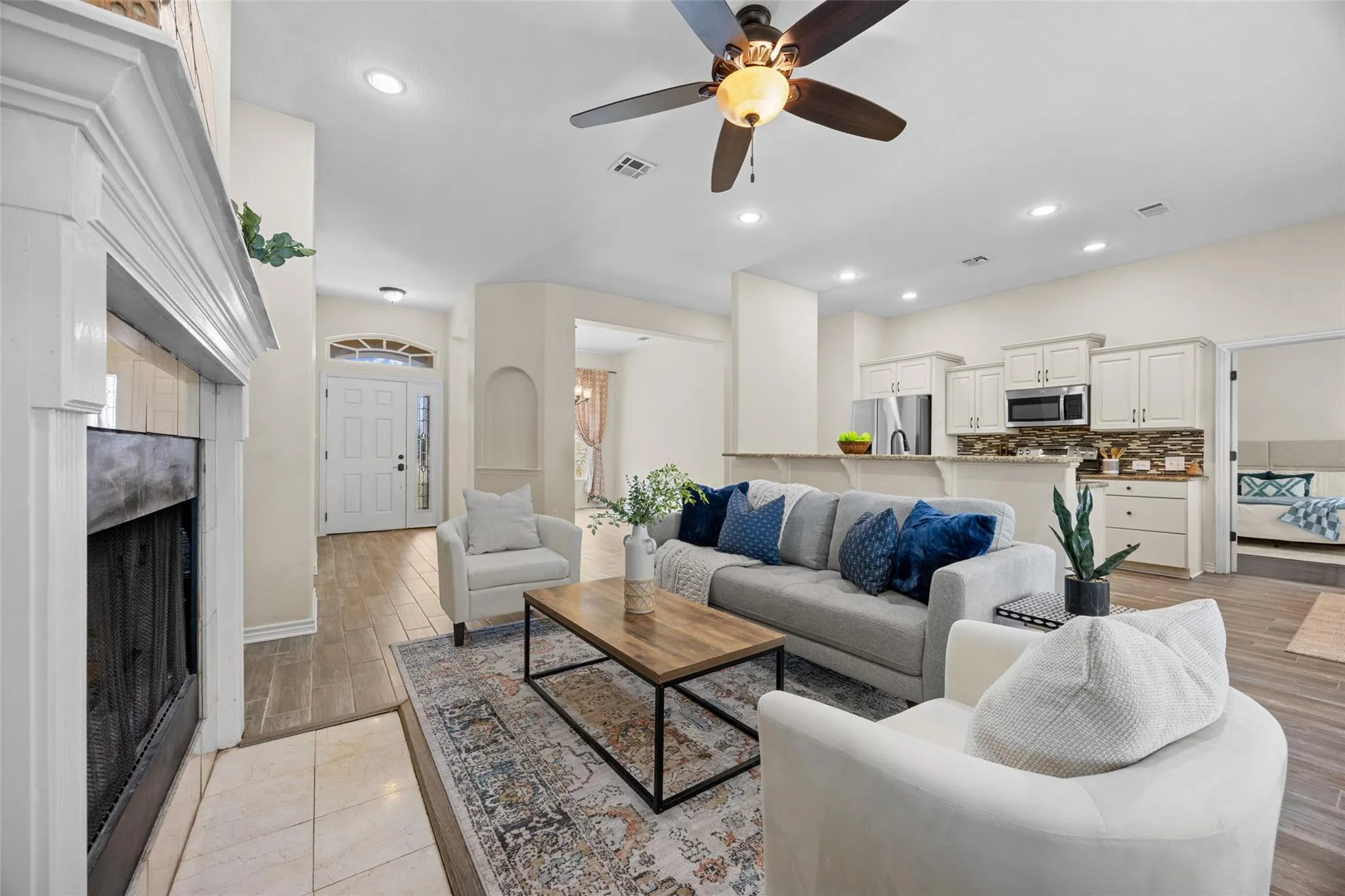 Photo 2 of 10409 LITTLE CREEK CIR