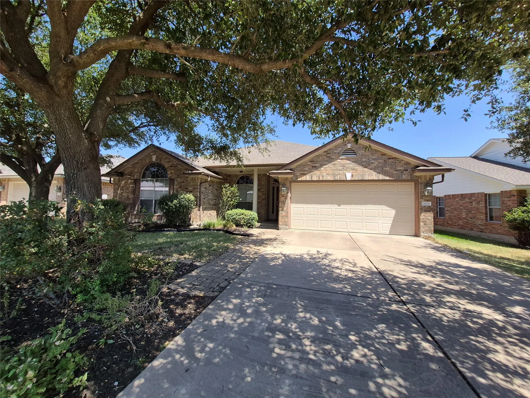 Photo of 11600 FLETCHER HALL LN, Austin, 78717