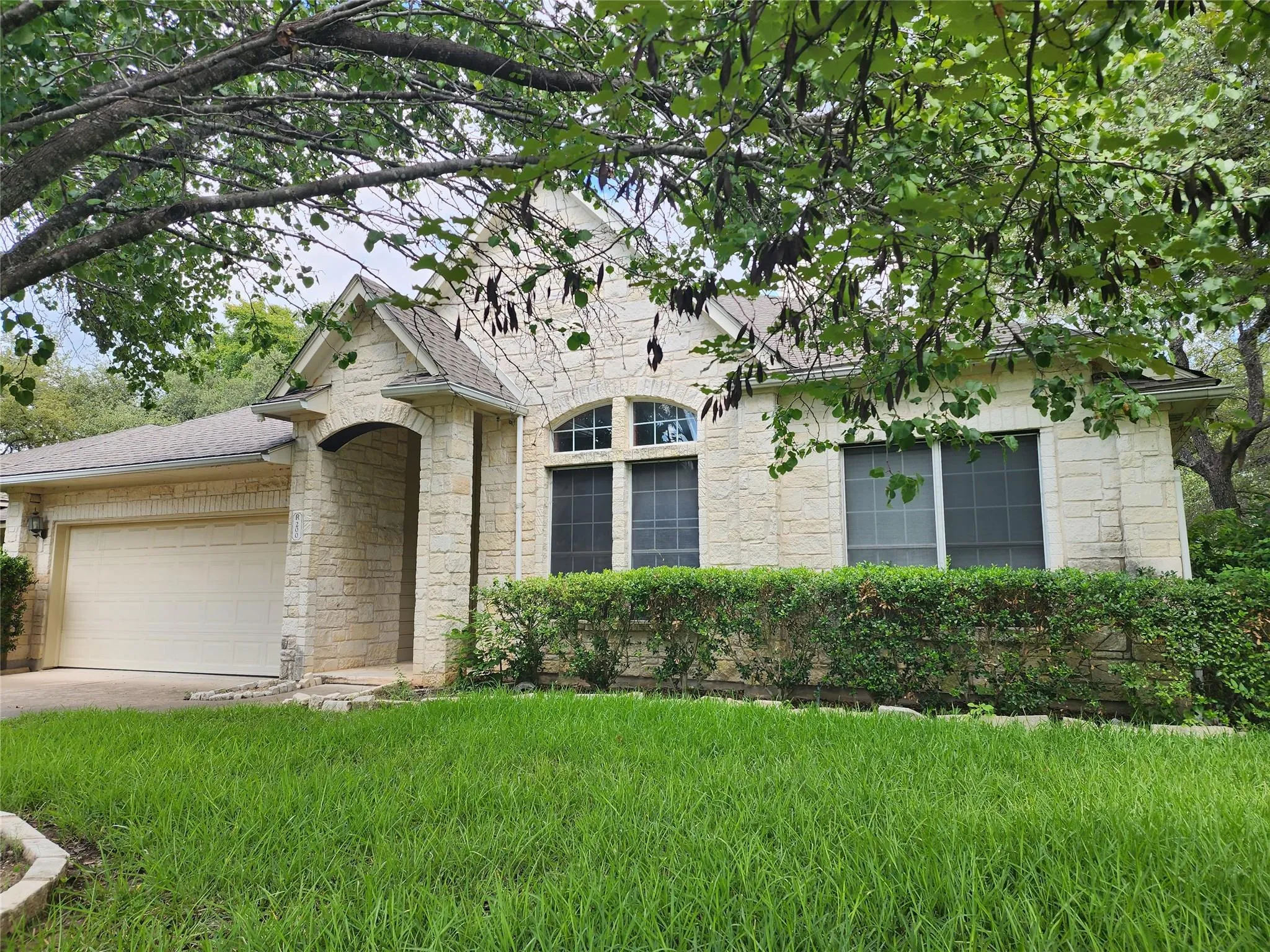 Photo of 200 SUTTERVILLE CV, Austin, 78717