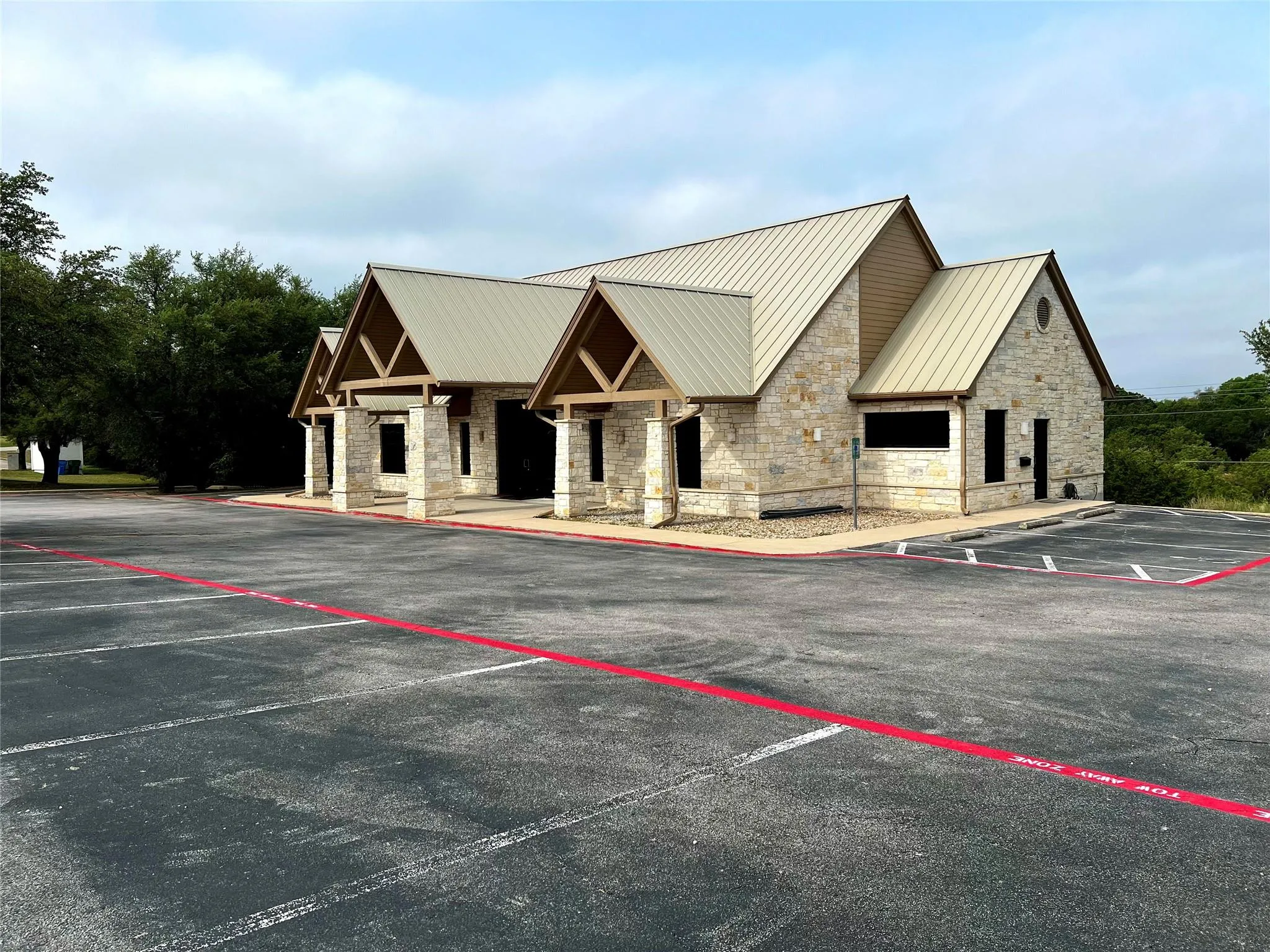 Photo 3 of 6400 LOHMAN FORD RD #2D