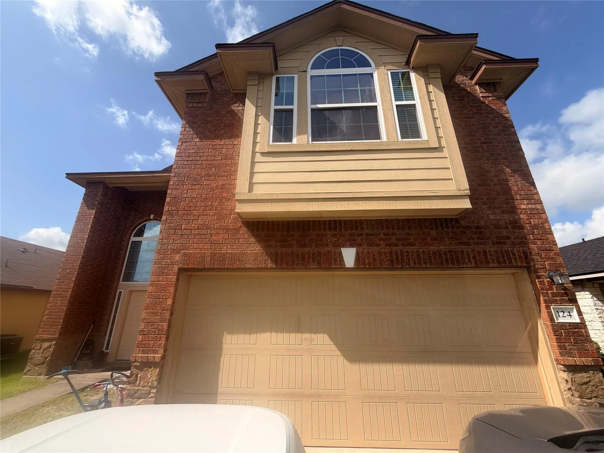 Photo 2 of 124 LANGTRY LN