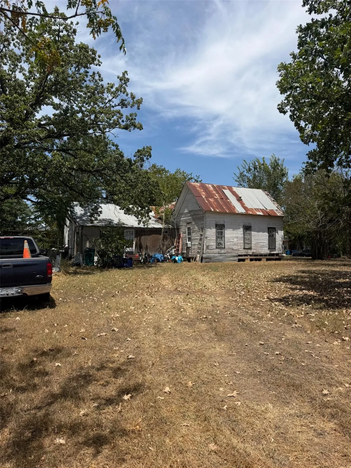 Photo 2 of 506 S AVENUE C NONE