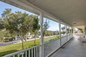 Photo 4 of 403 SINCLAIR DR