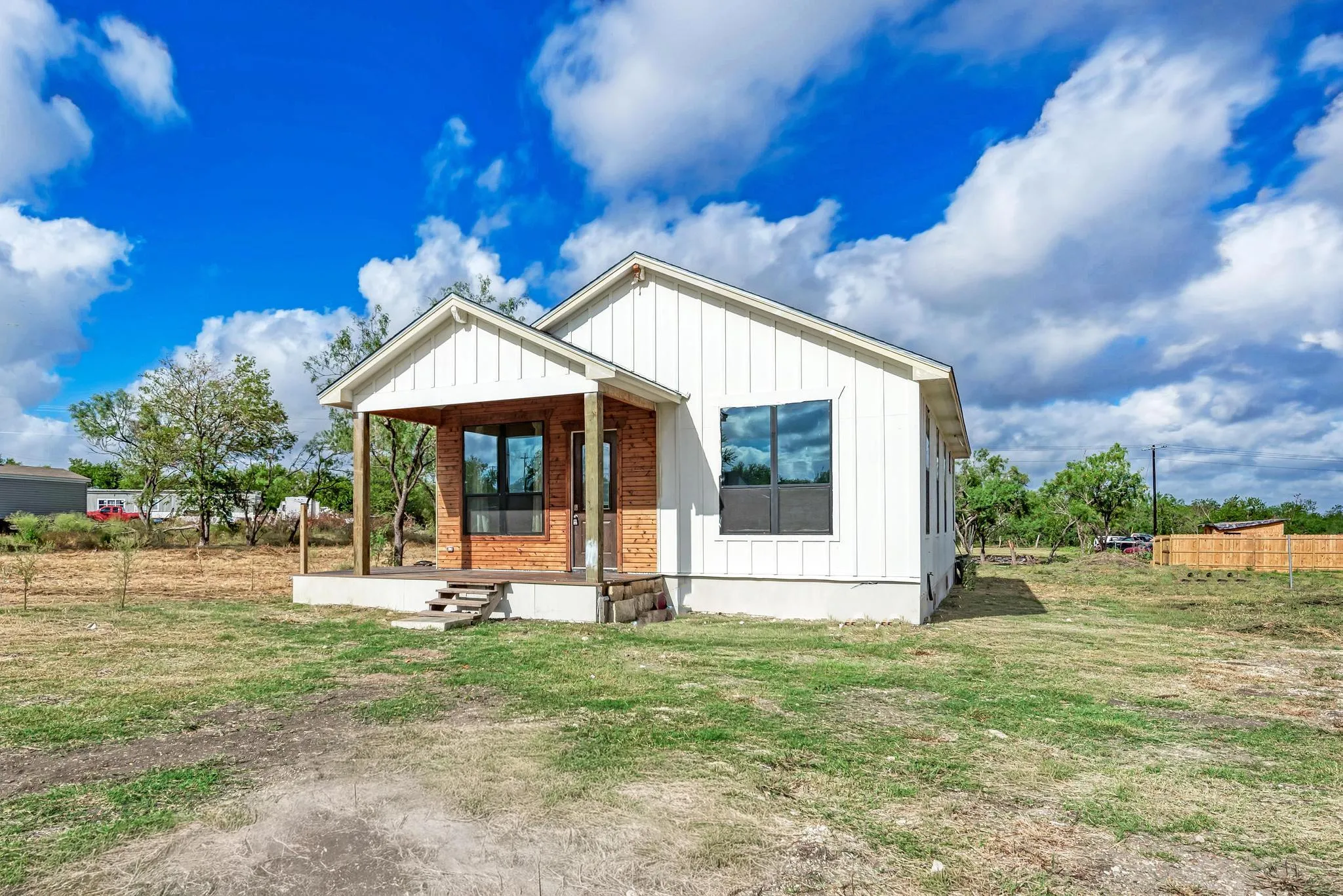 Photo 2 of 122 LOS FRESNOS DR