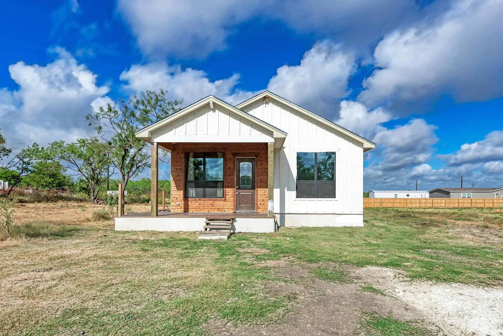 Photo 4 of 122 LOS FRESNOS DR