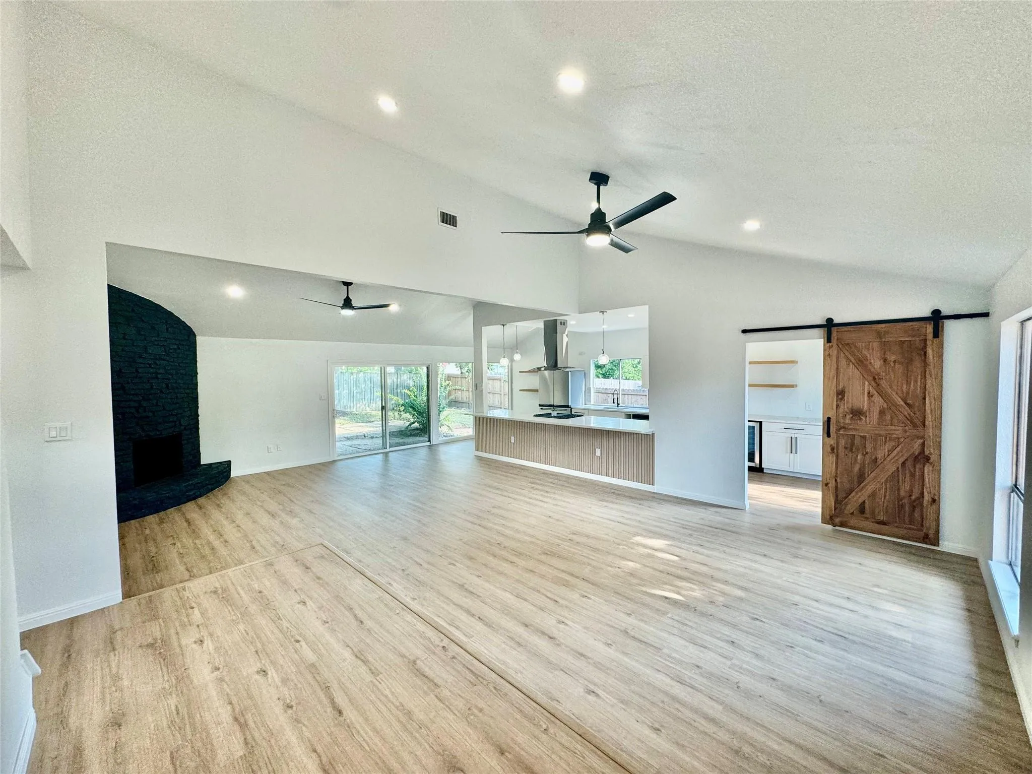 Photo 3 of 9506 STONEBRIDGE DR