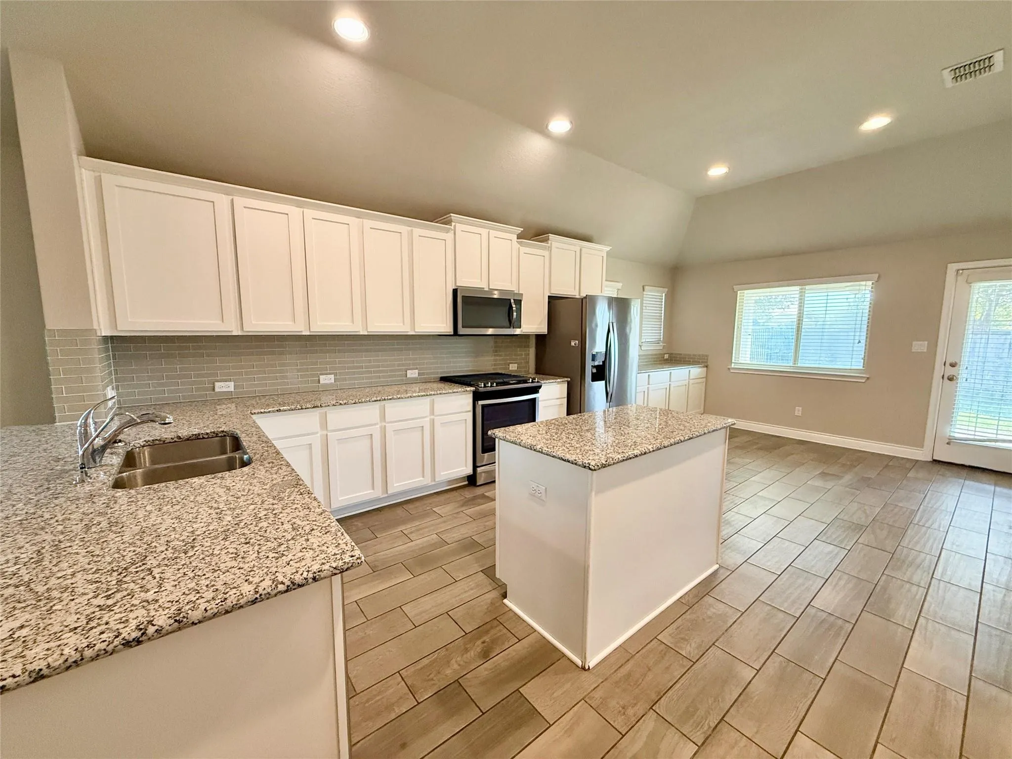 Photo 5 of 199 TAILWIND DR