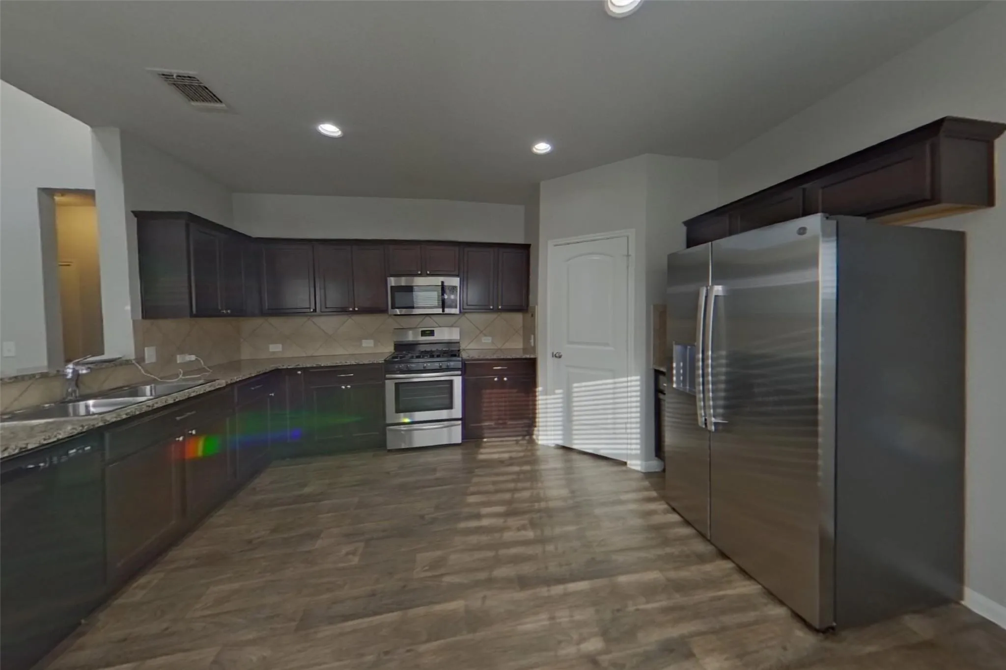 Photo 4 of 15012 CUSTIS LN