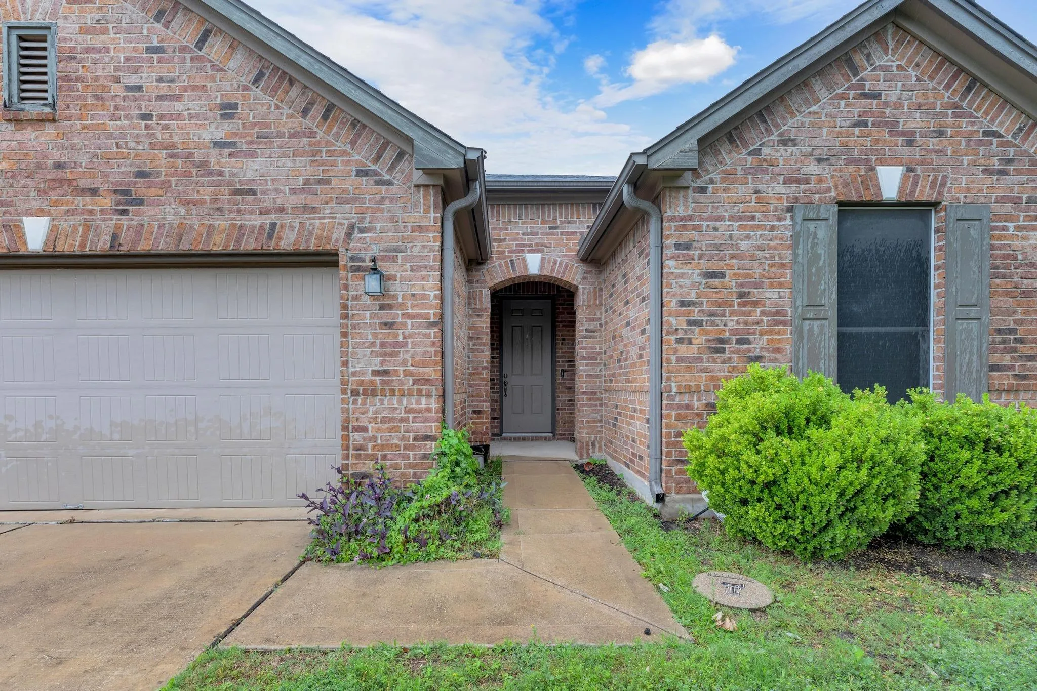 Photo 2 of 5928 PESCIA ST