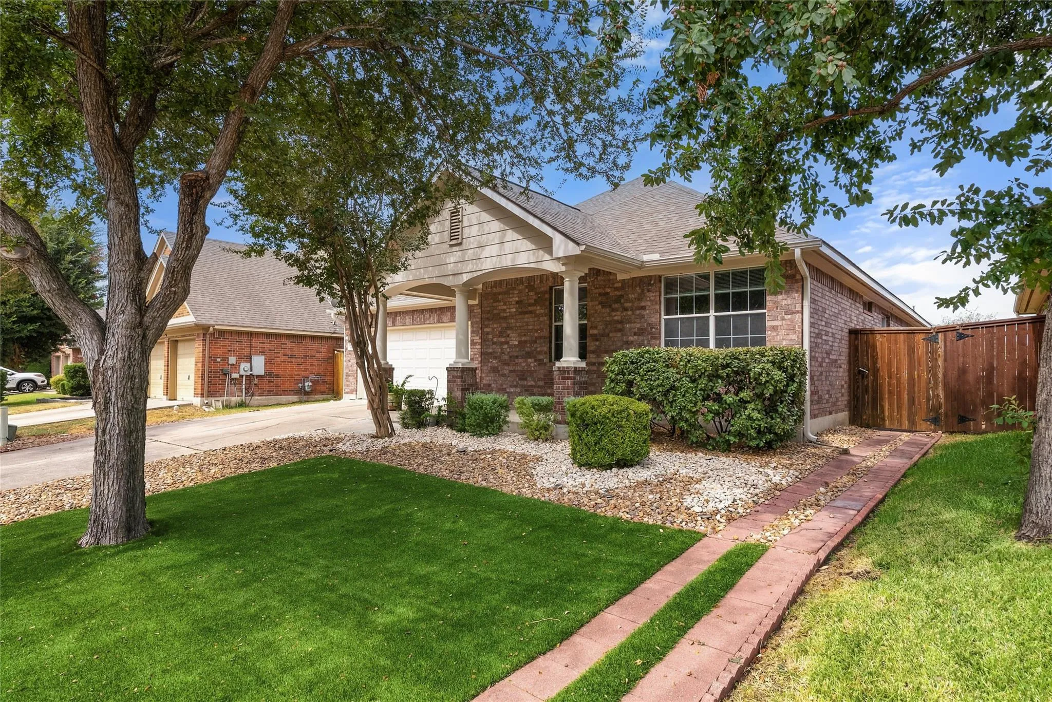 Photo 3 of 11512 SHADOW CREEK DR