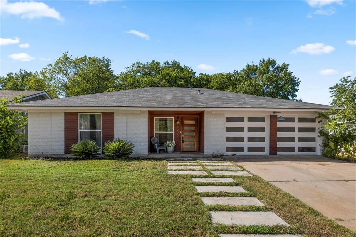 Photo of 6200 BLARWOOD DR, Austin, TX, 78745