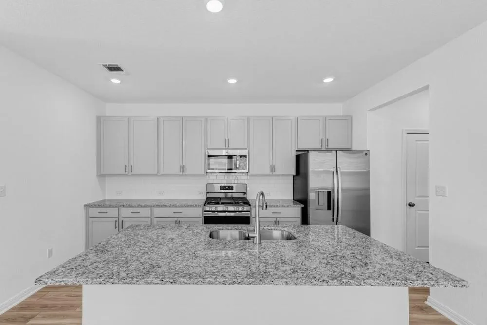 Photo 5 of 158 JAKE PINE DR