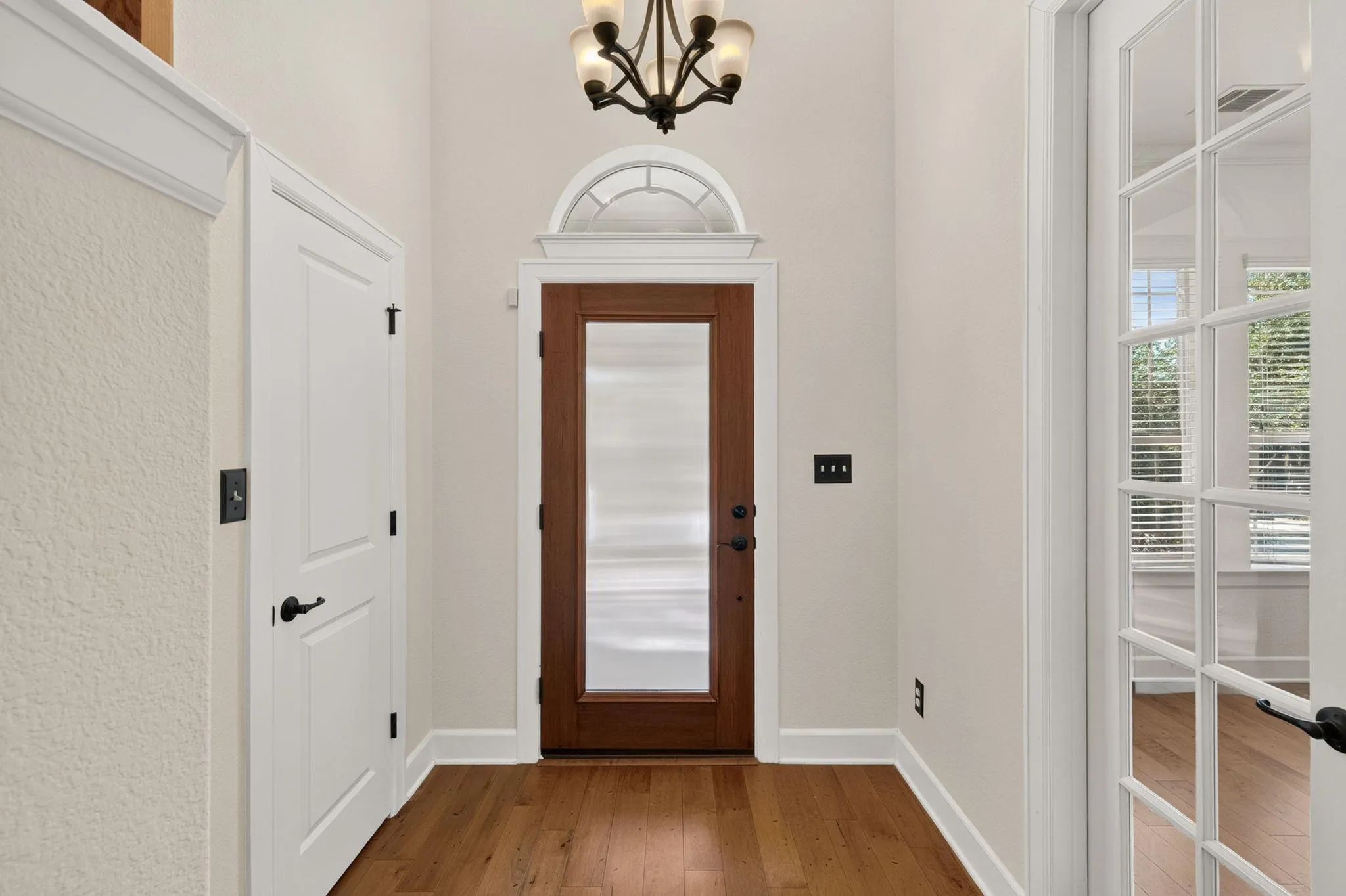 Photo 4 of 9550 SAVANNAH RIDGE DR #38