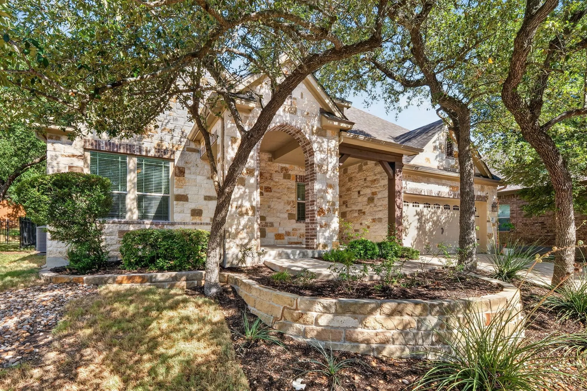 Photo 3 of 9550 SAVANNAH RIDGE DR #38