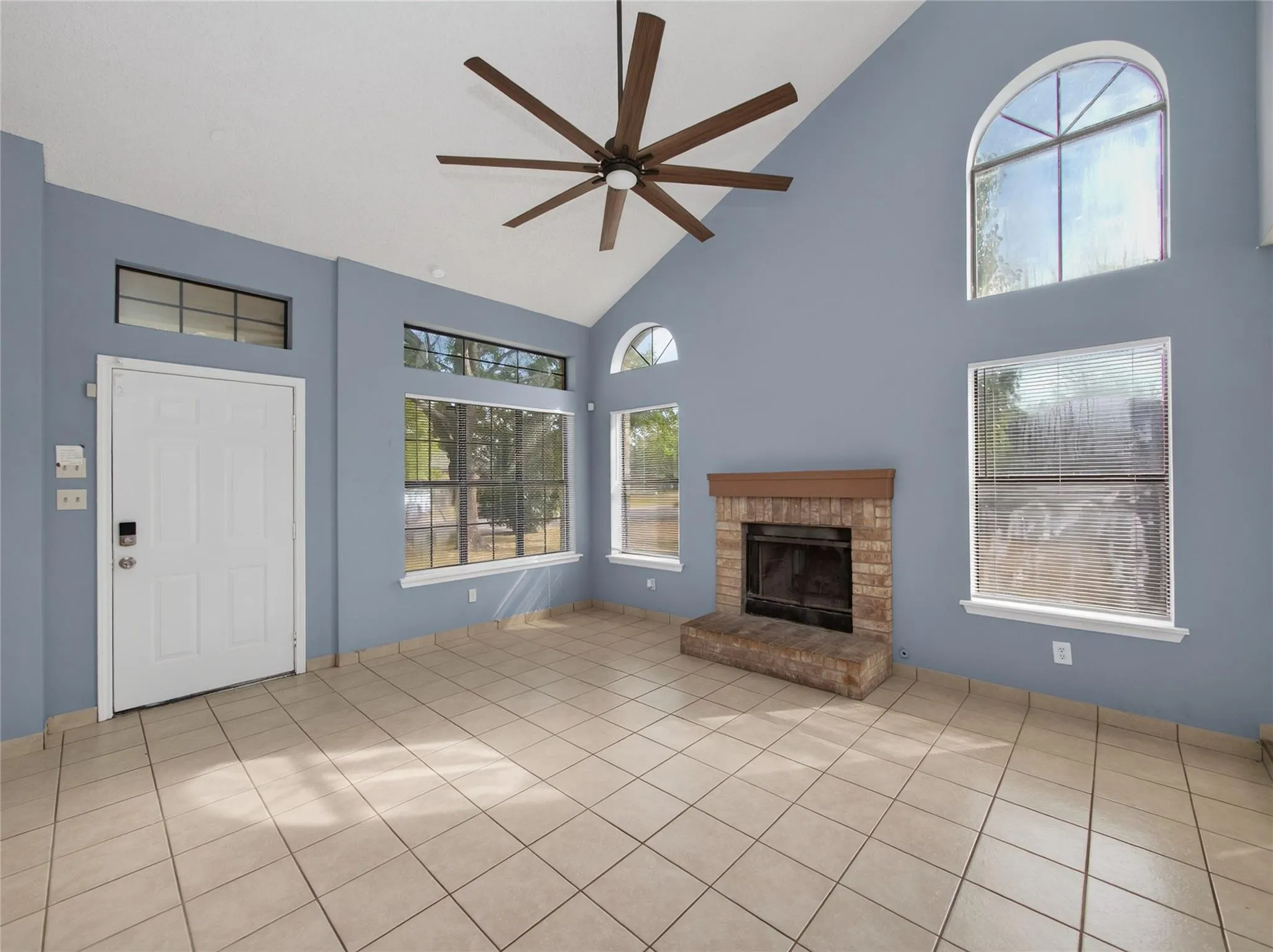 Photo 4 of 1202 SOUTHWALK ST