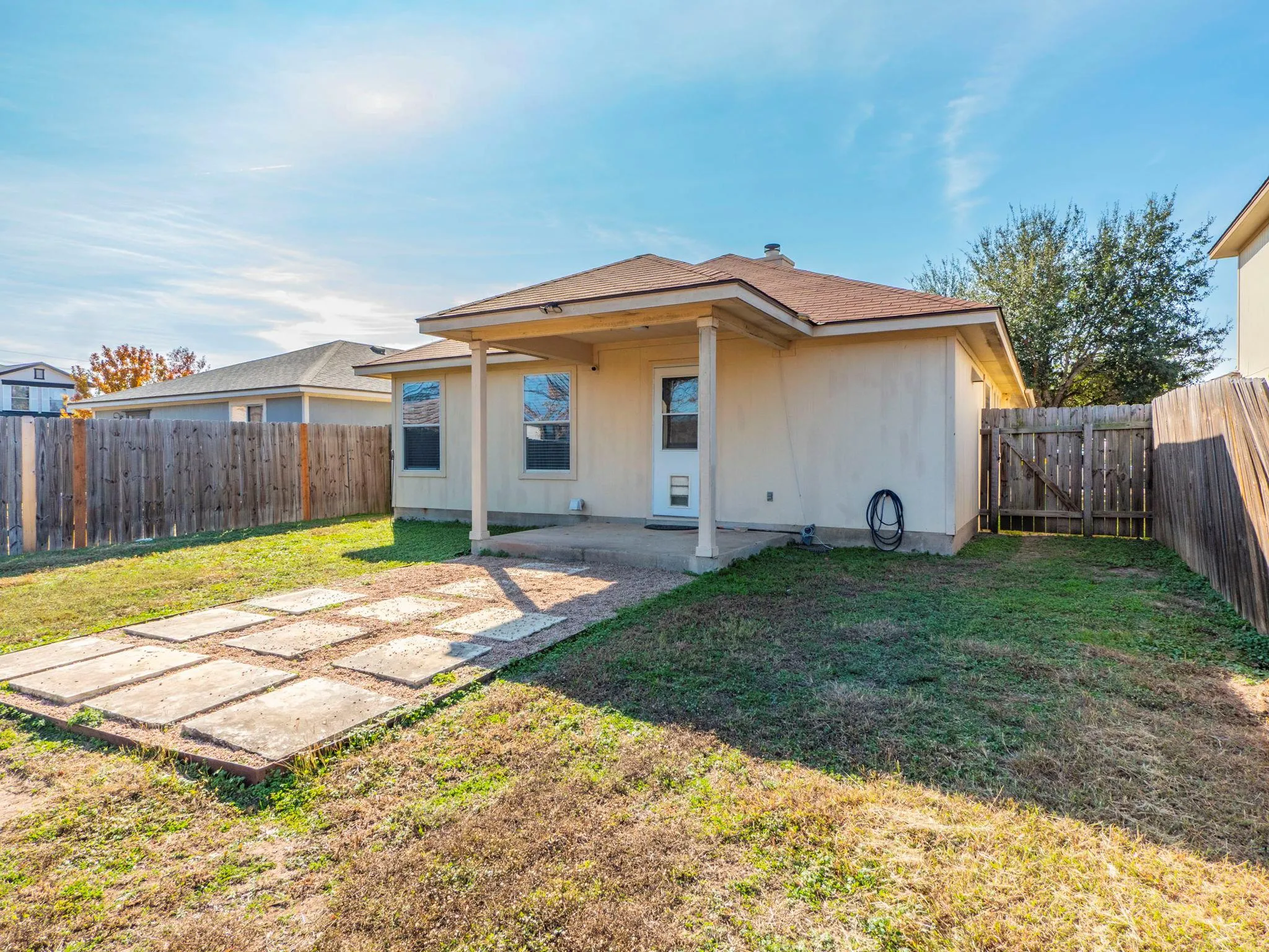 Photo 3 of 12412 JAMIE DR
