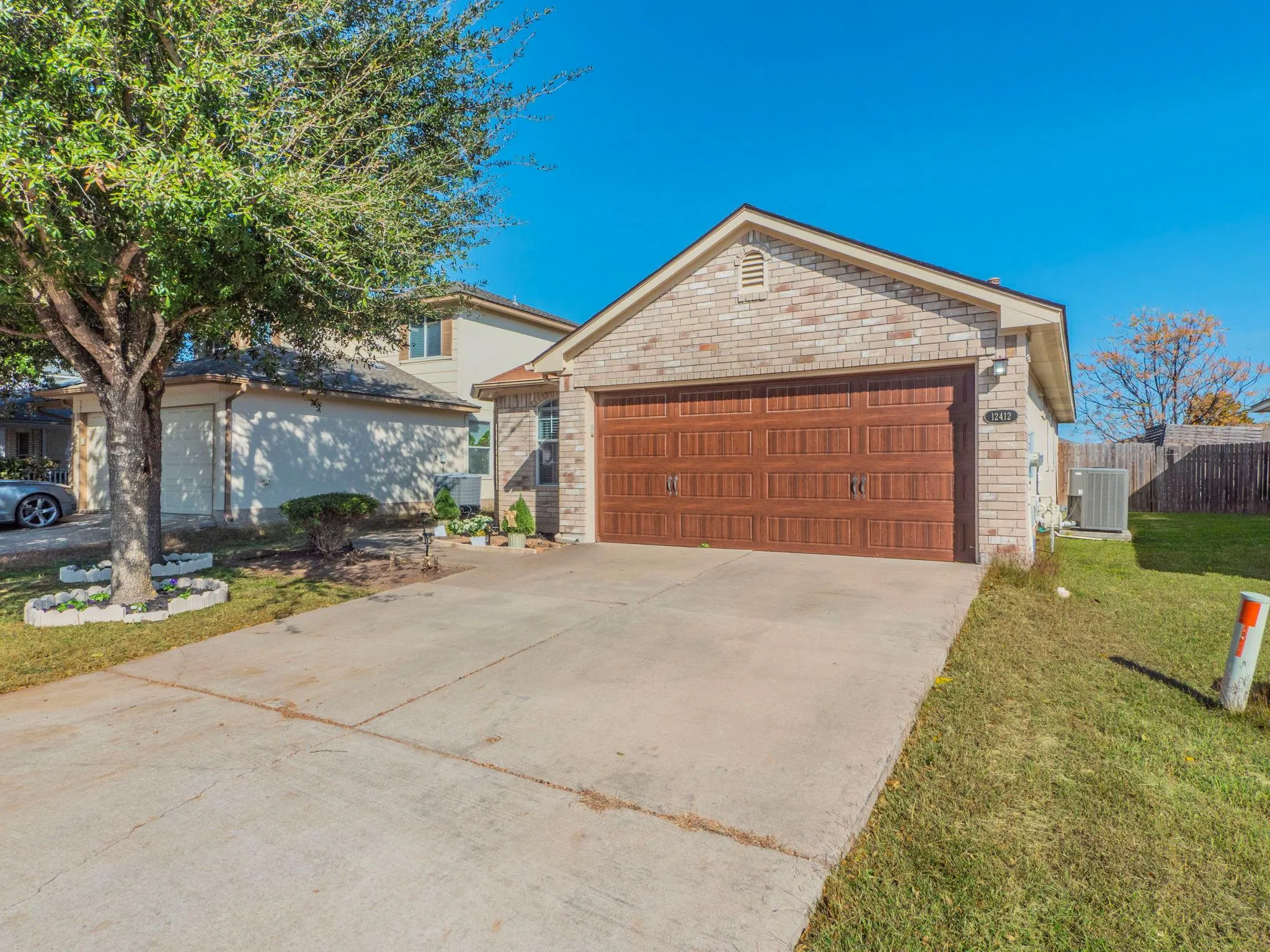 Photo 5 of 12412 JAMIE DR