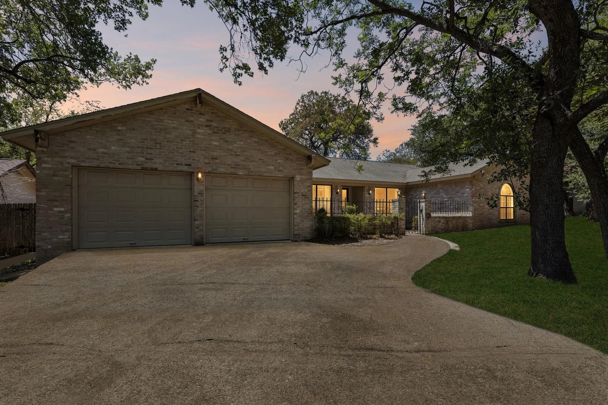 Photo 2 of 2509 TOULOUSE DR