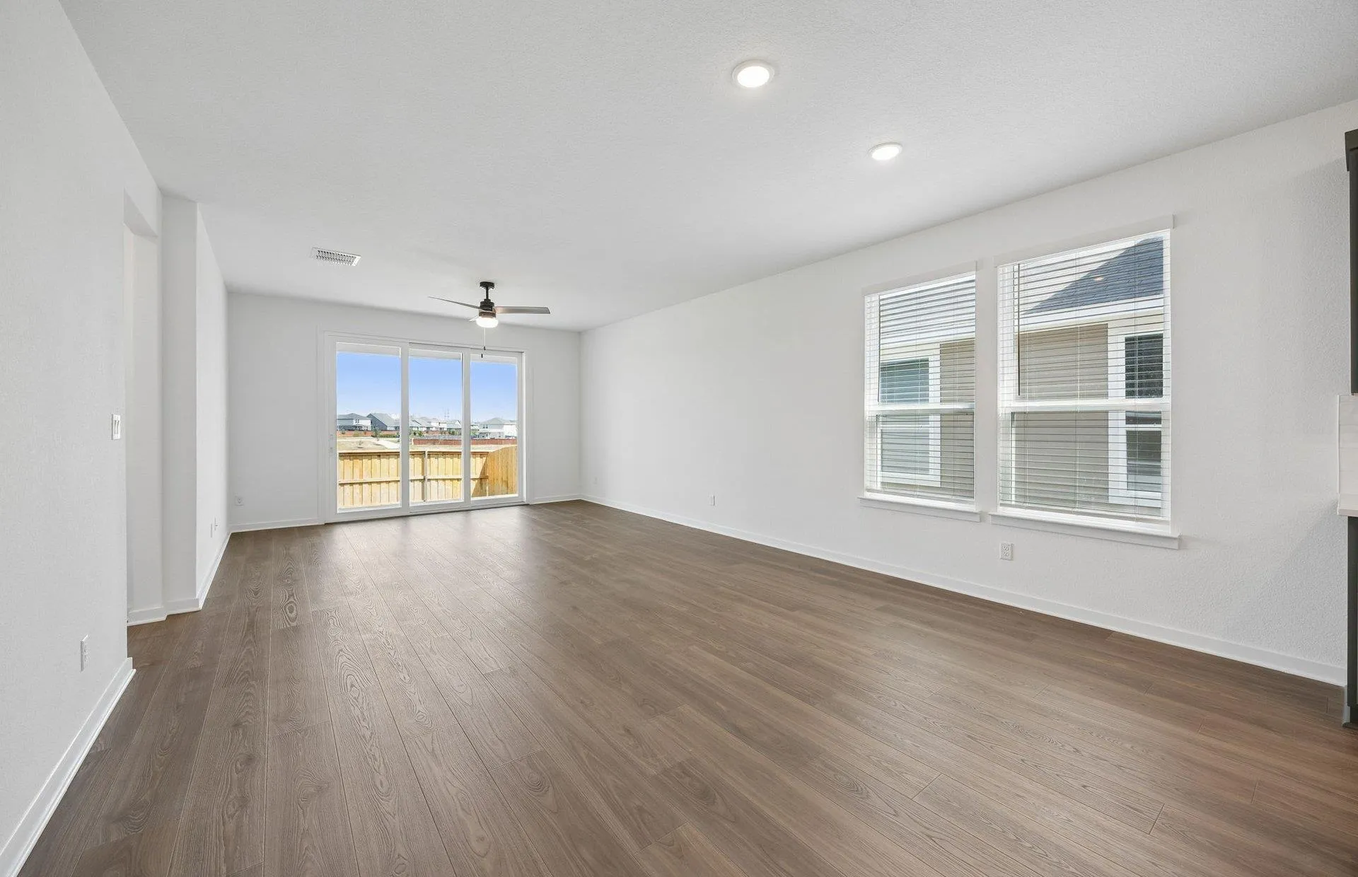 Photo 5 of 635 RUBBER TREE WAY