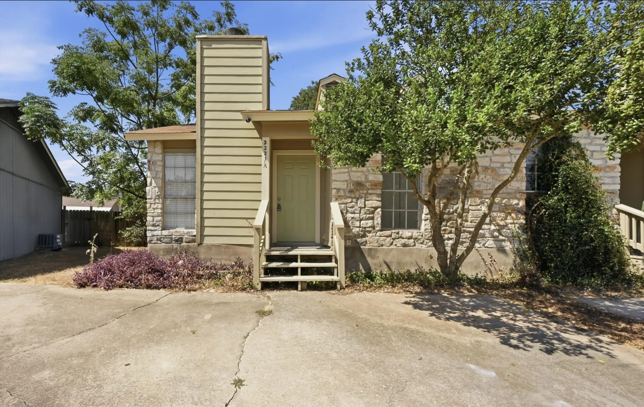 Photo of 3221 DARNELL DR, Austin, TX, 78745