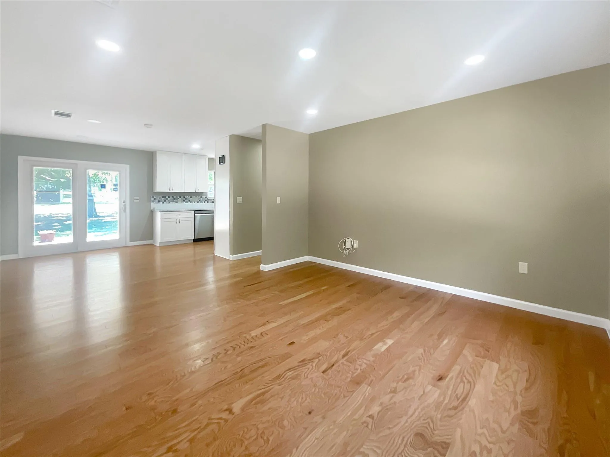 Photo 3 of 8801 PARKFIELD DR